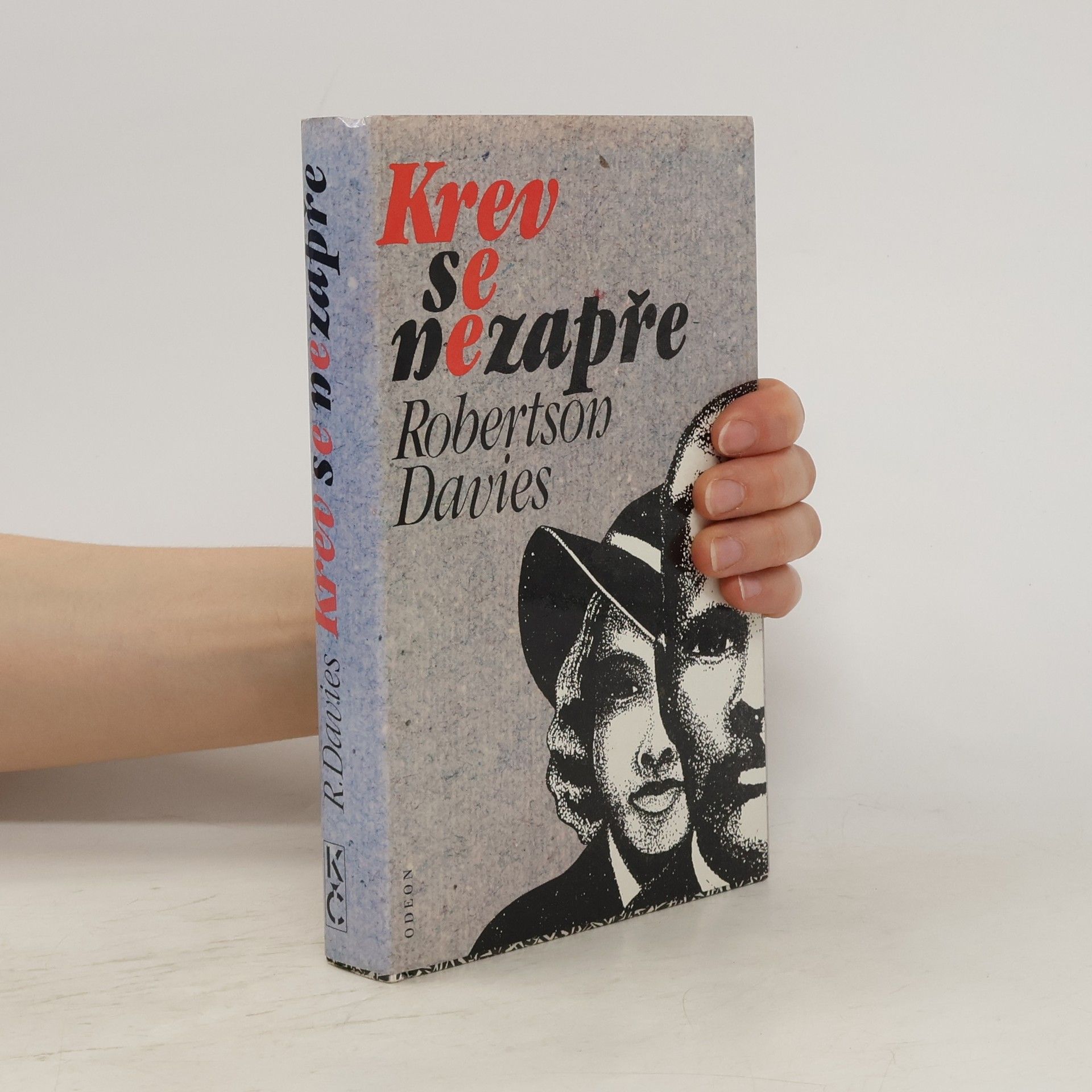 Robertson Davies Krev se nezapře