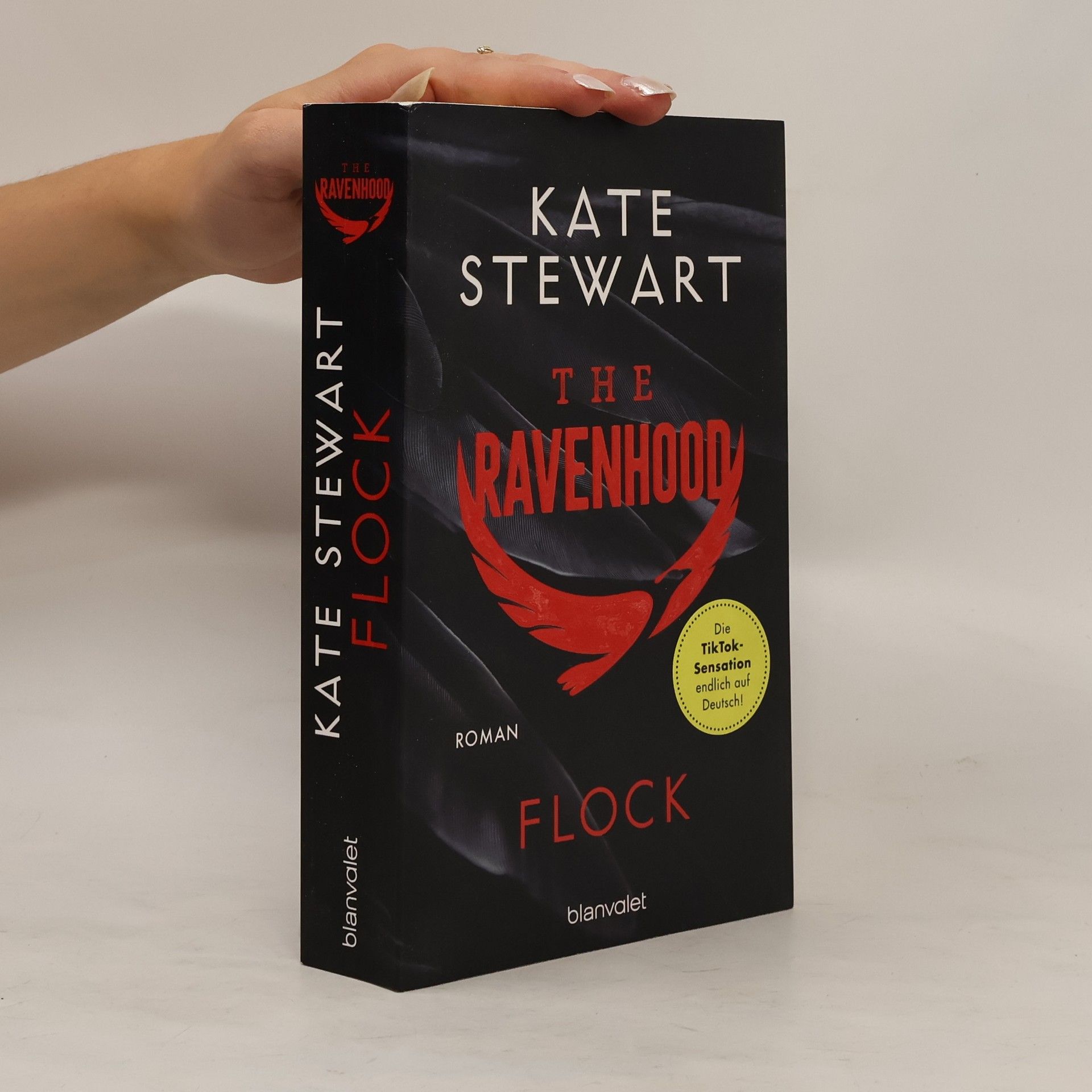Kate Stewart The Ravenhood - Flock