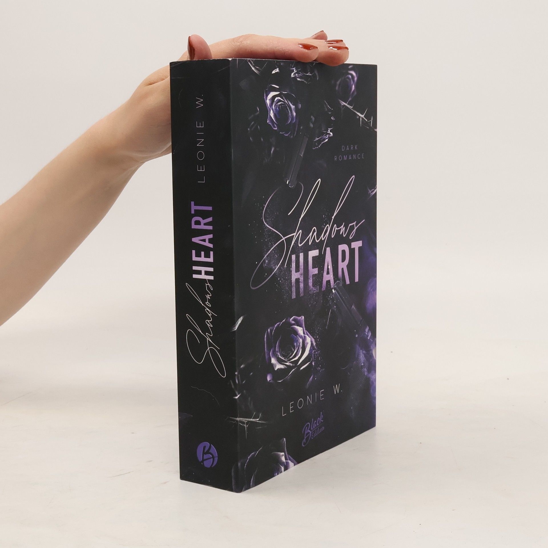Leonie W. Shadow's Heart