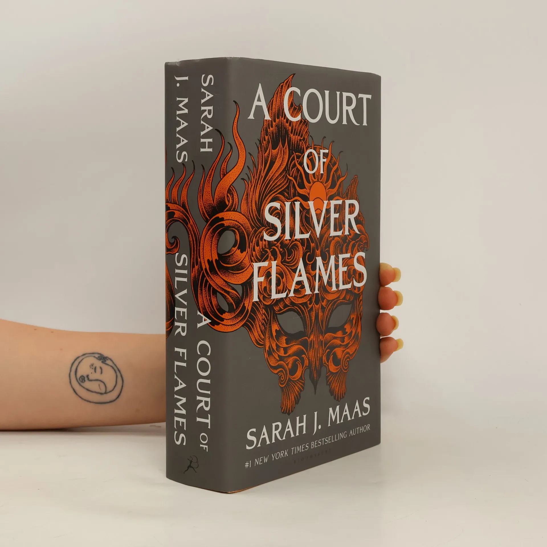 A Court Of Silver Flames | Kniha | pevná | Sarah J. Maas | EN