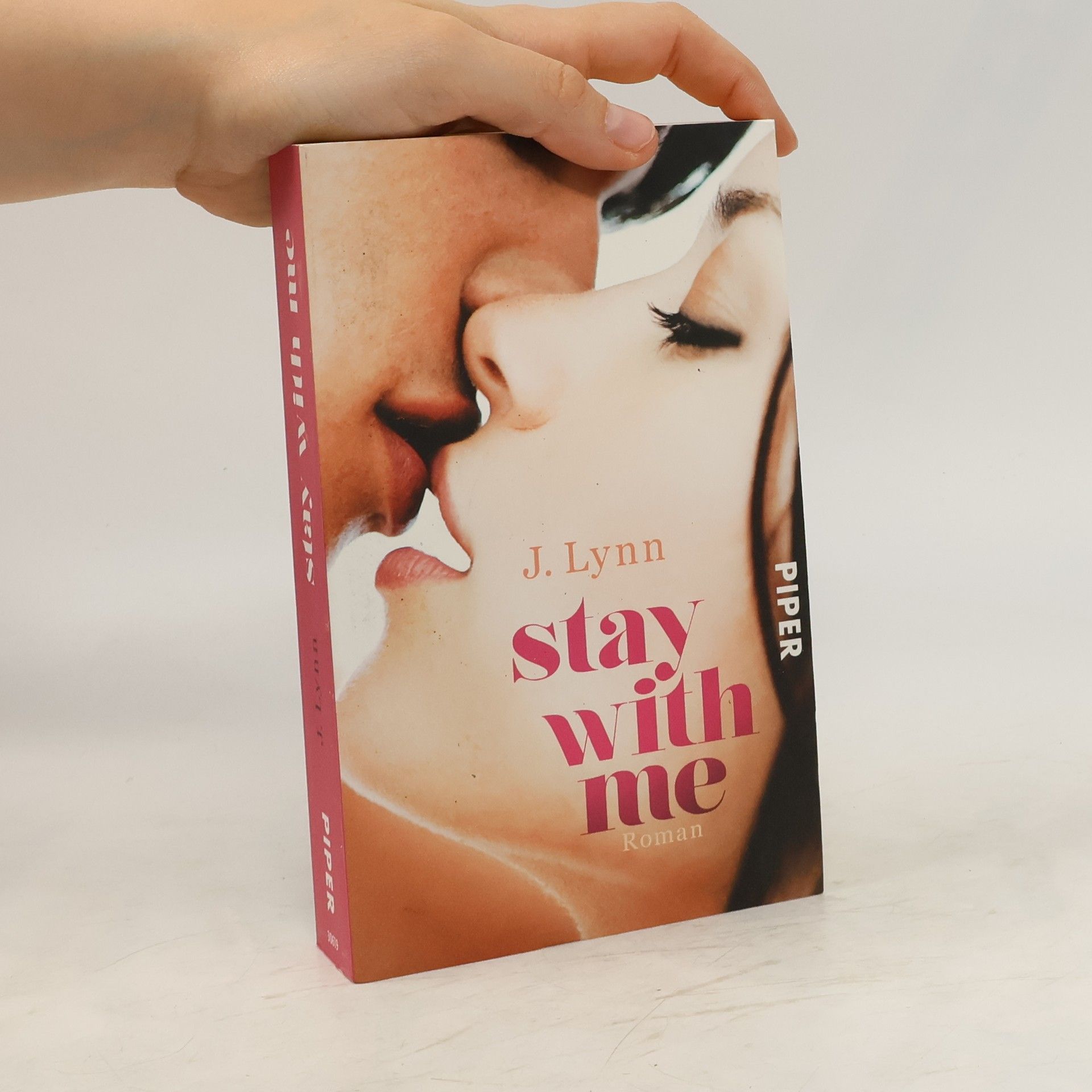 Jennifer Armentrout Stay with me