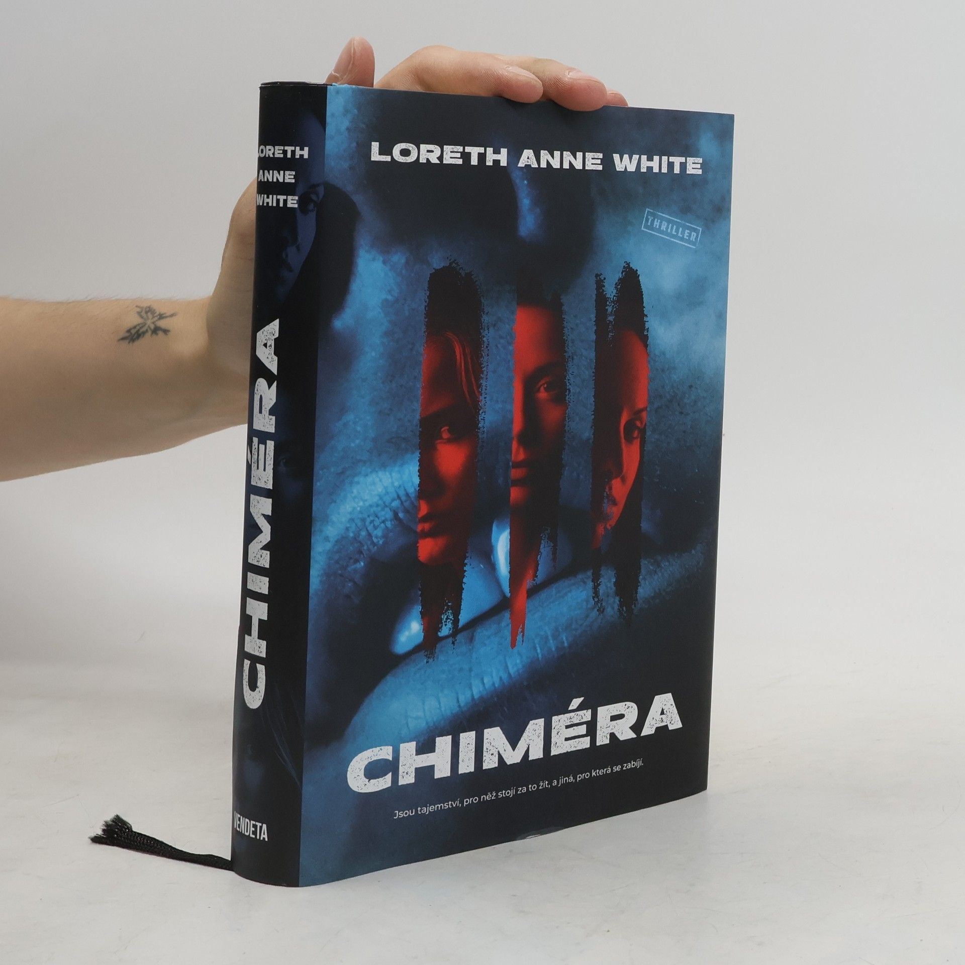 Loreth Anne White Chiméra