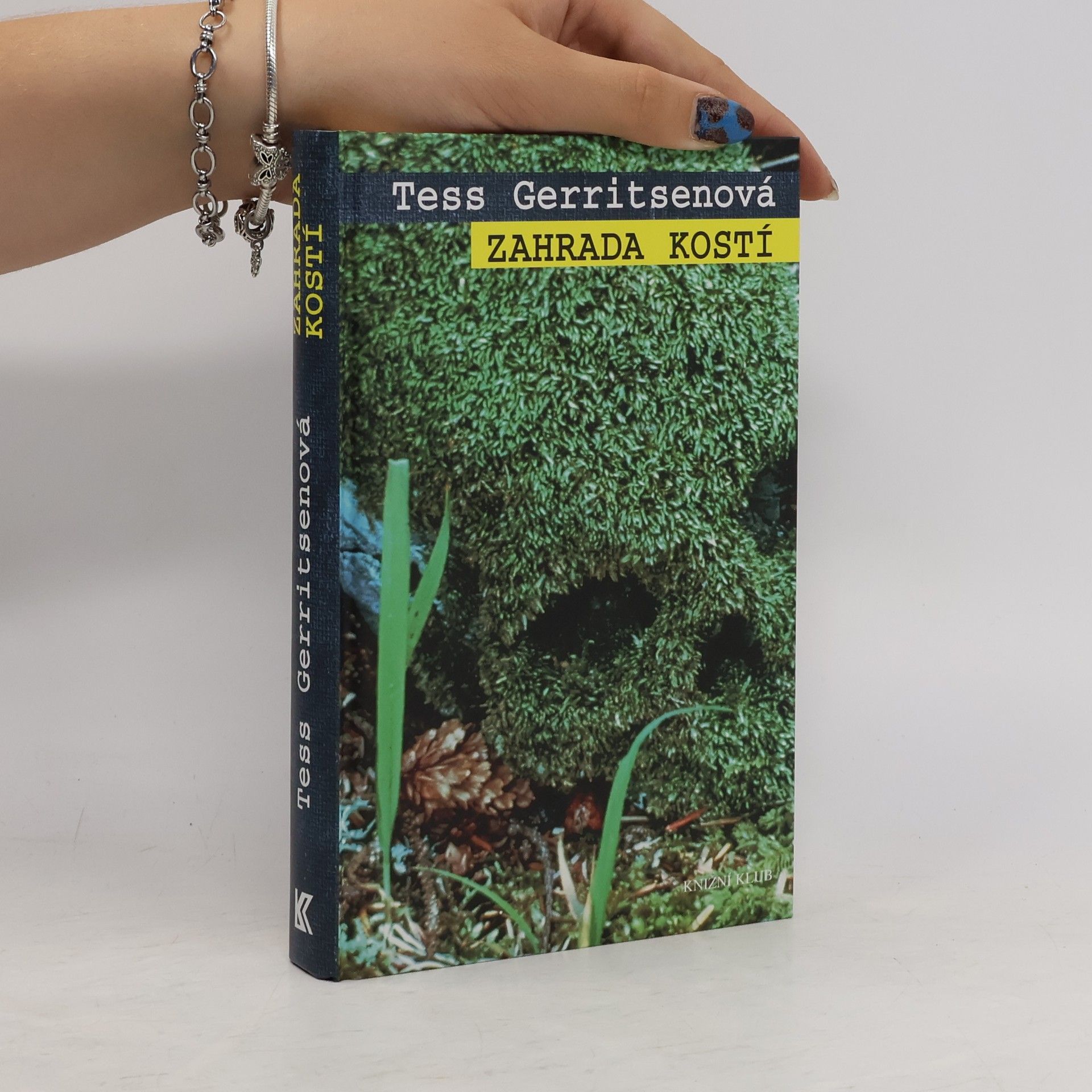 Tess Gerritsen Zahrada kostí