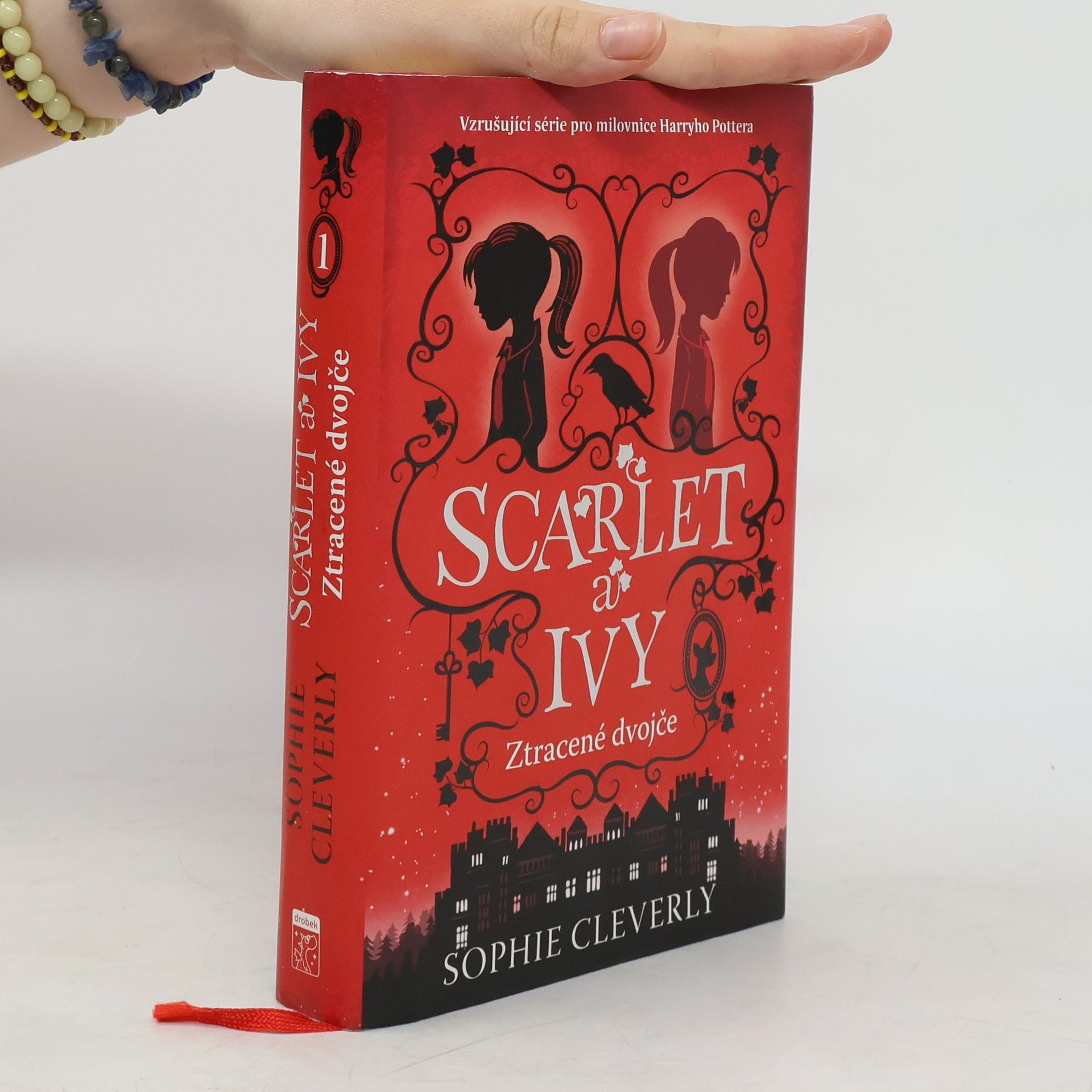 Sophie Cleverly Scarlet a Ivy. Ztracené dvojče