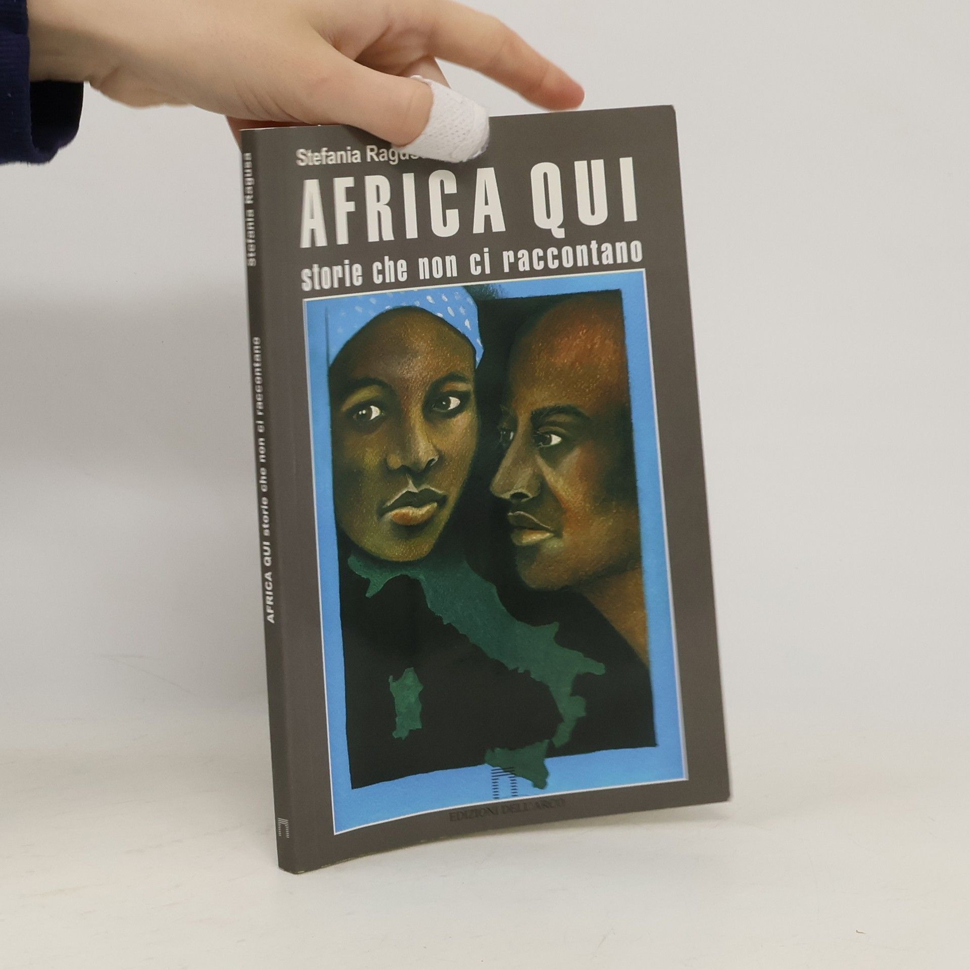 Stefania Ragusa Africa qui. Storie che non ci raccontano
