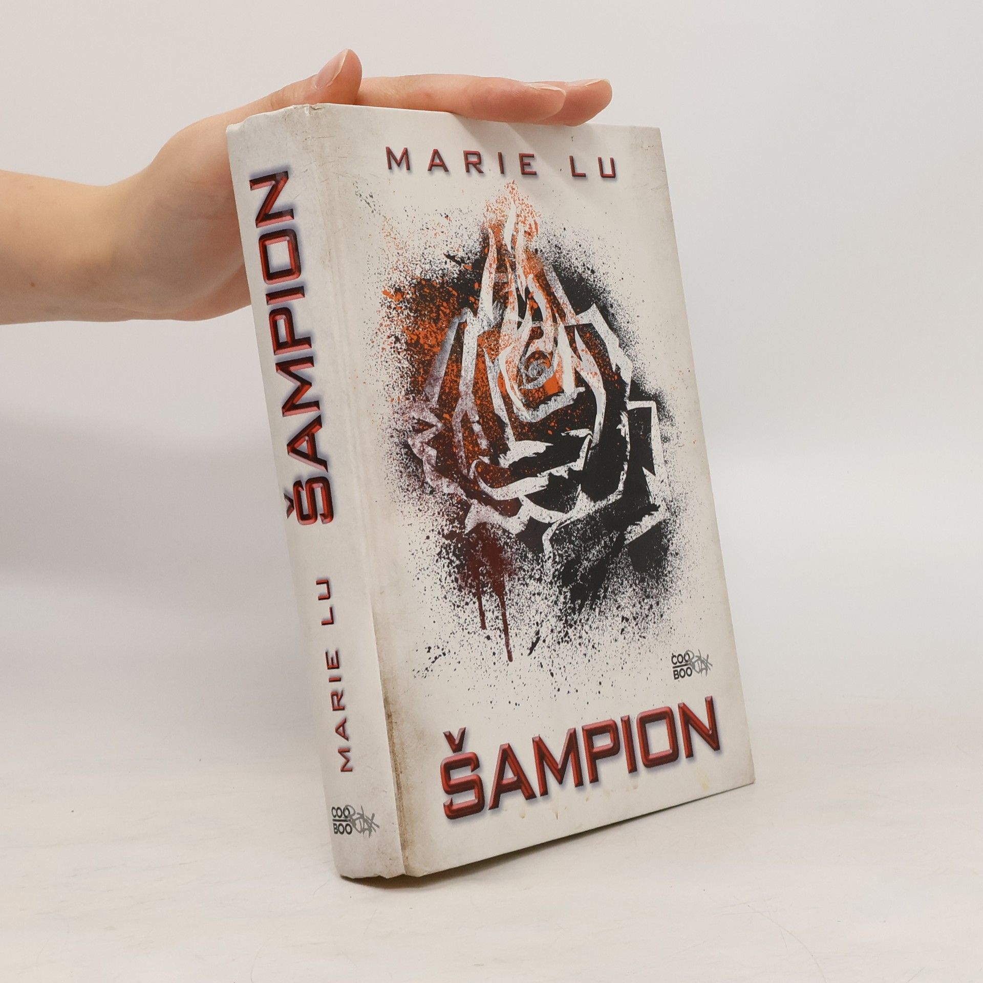 Marie Lu Šampion