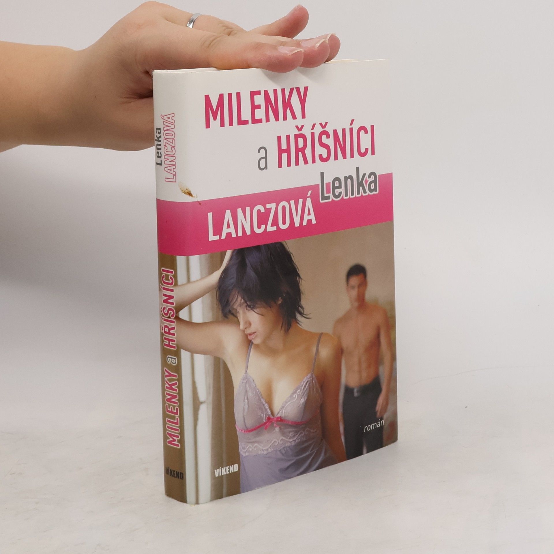 Lenka Lanczová Milenky a hříšníci
