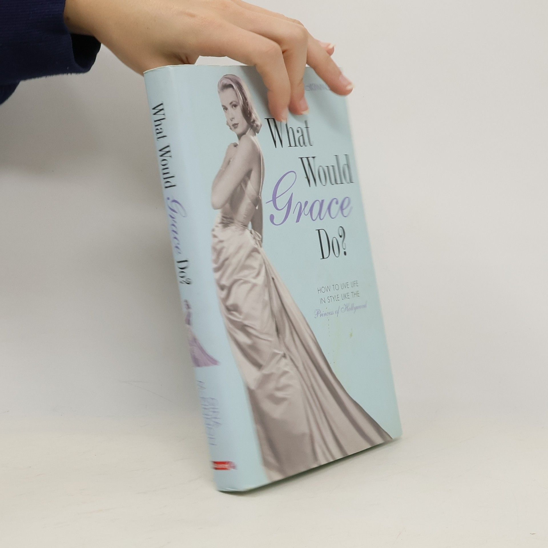 Gina McKinnon What Would Grace Do?