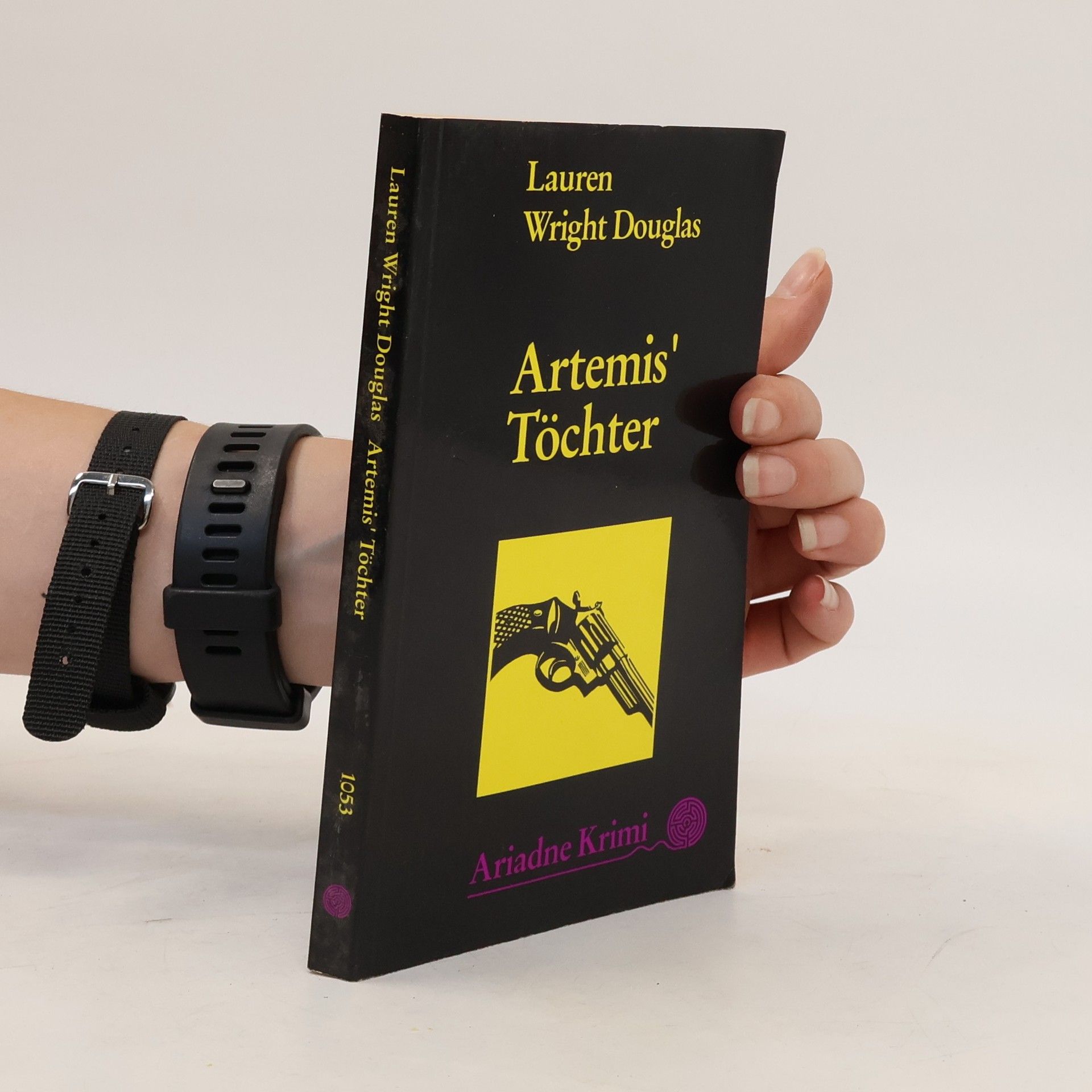 Lauren Wright Douglas Artemis' Töchter