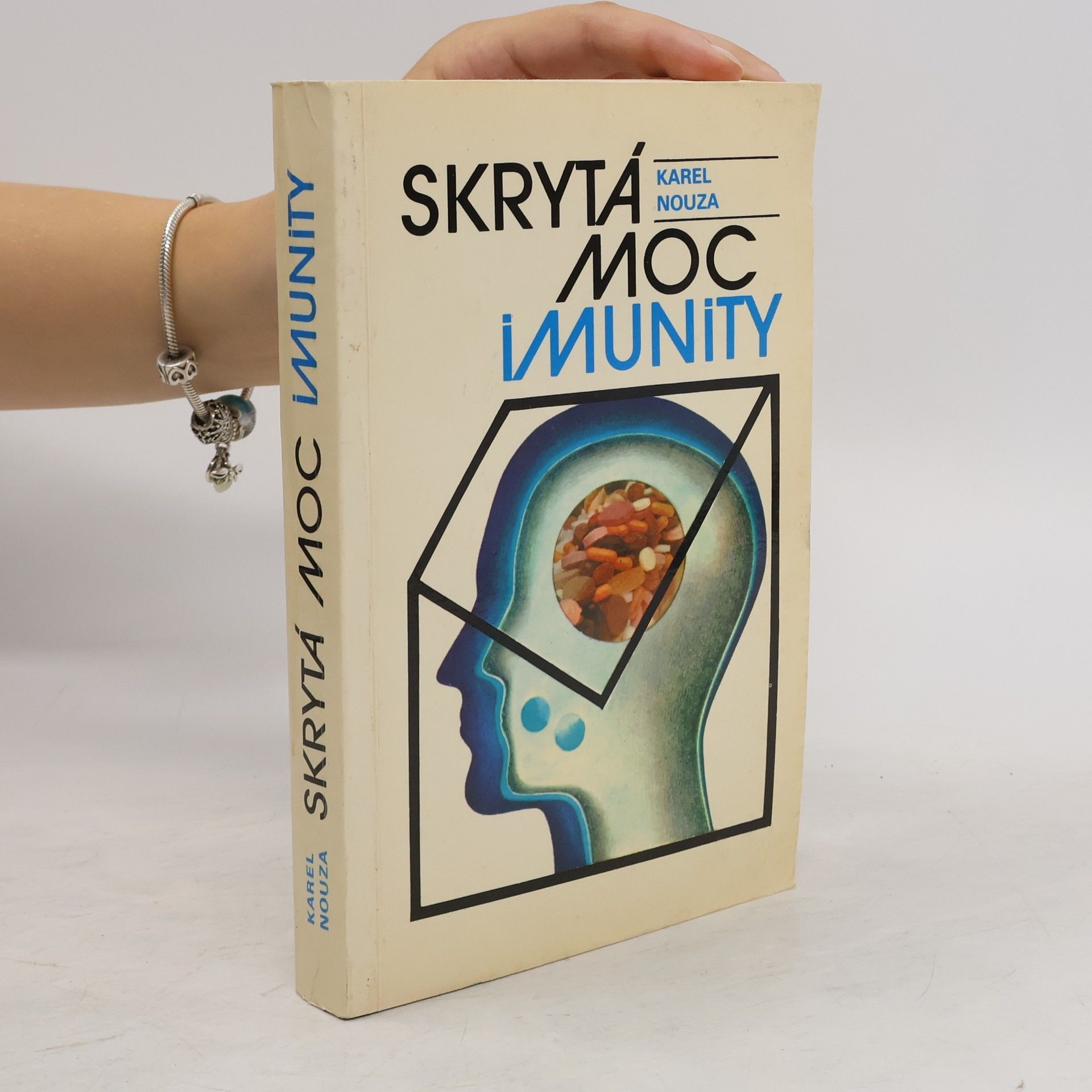 Karel Nouza Skrytá moc imunity