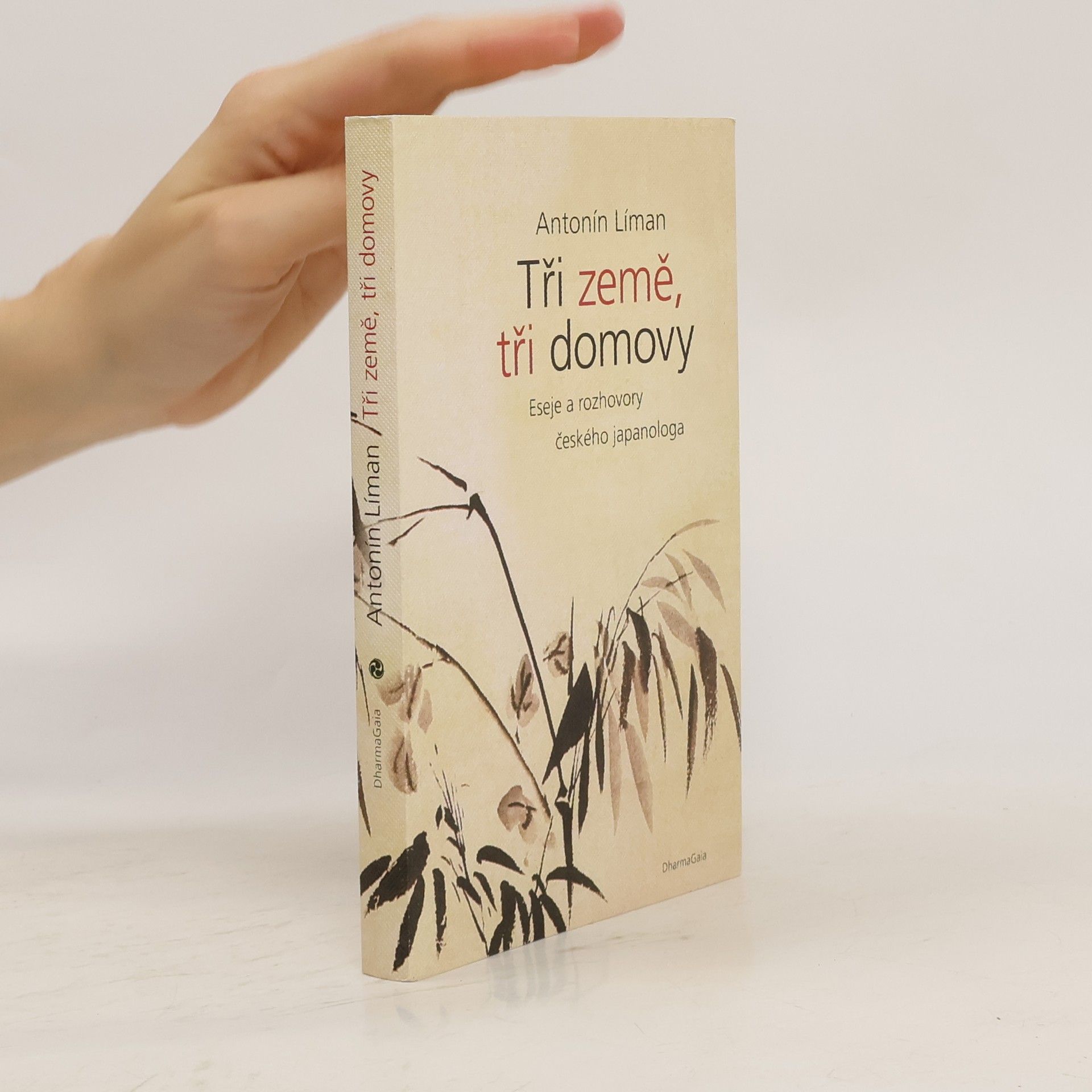 Antonín Líman Tři země, tři domovy. Eseje a rozhovory českého japanologa