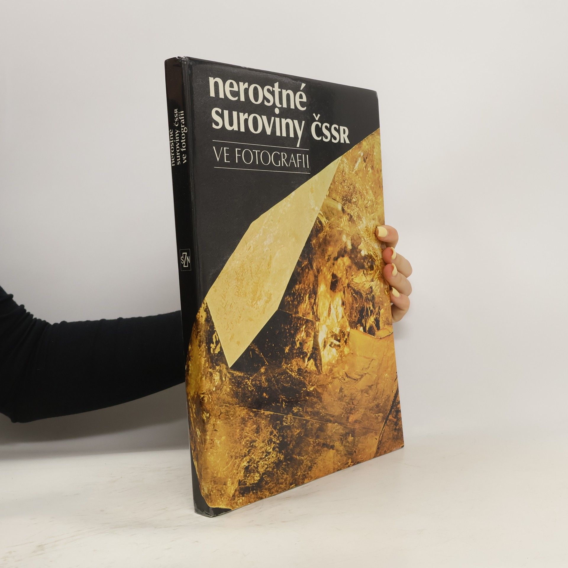 František Mrňa Nerostné suroviny ČSSR ve fotografii