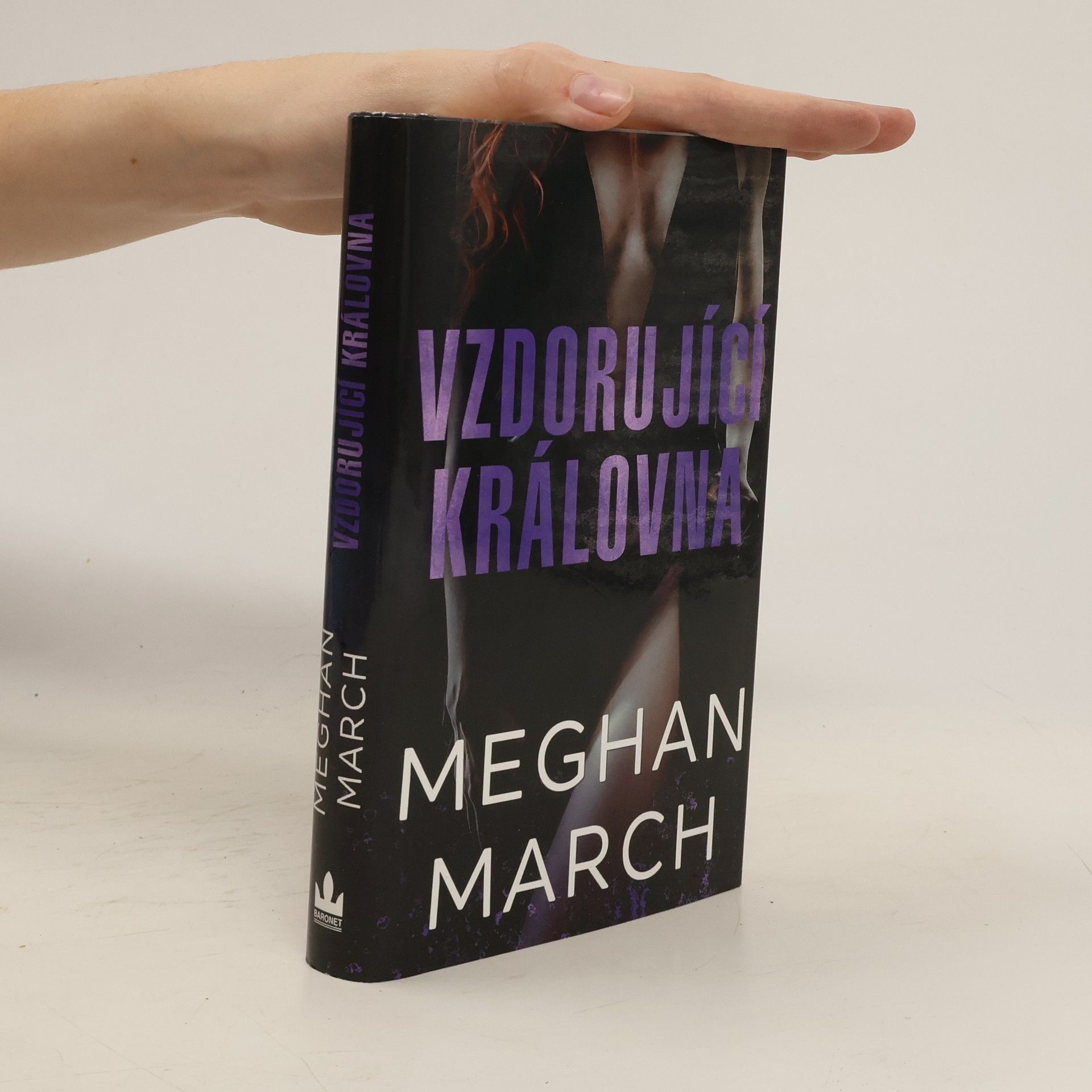 Meghan March Vzdorující královna : Mount trilogy 2