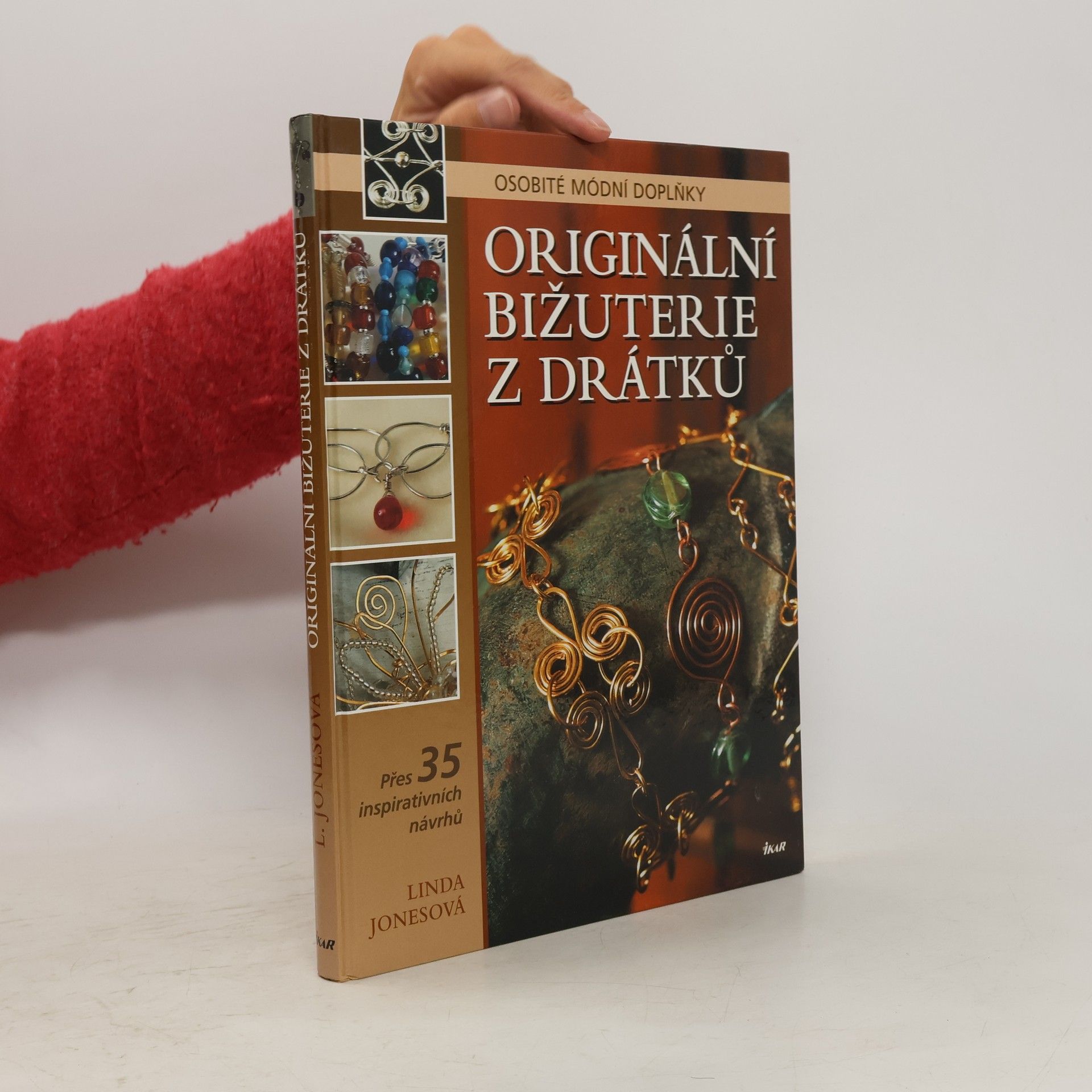 Linda Jones Originální bižuterie z drátků. Osobité módní doplňky