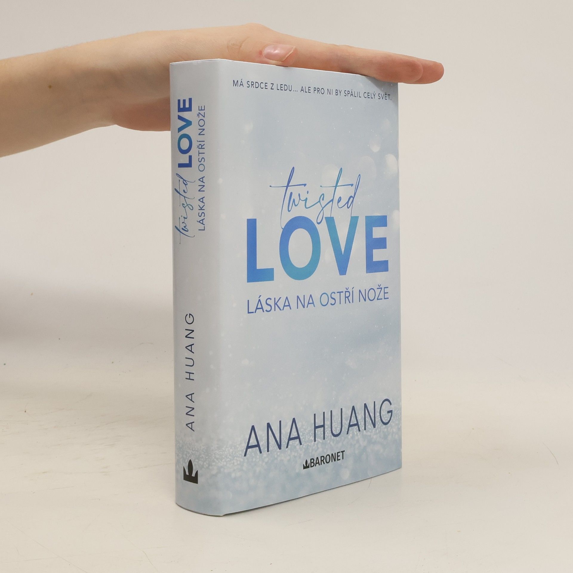 Ana Huang Twisted love. Láska na ostří nože