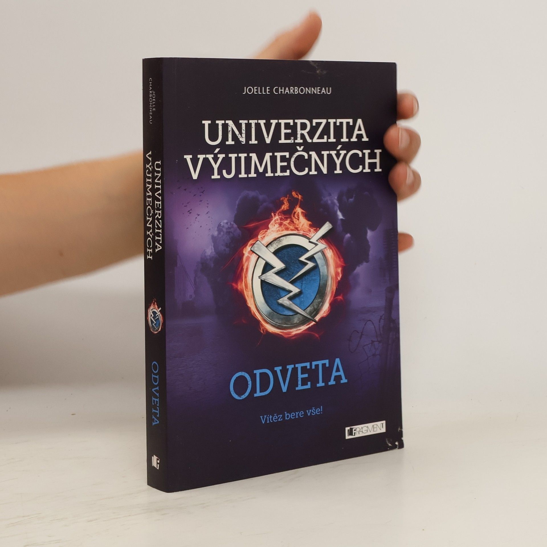 Joelle Charbonneau Univerzita výjimečných - Odveta