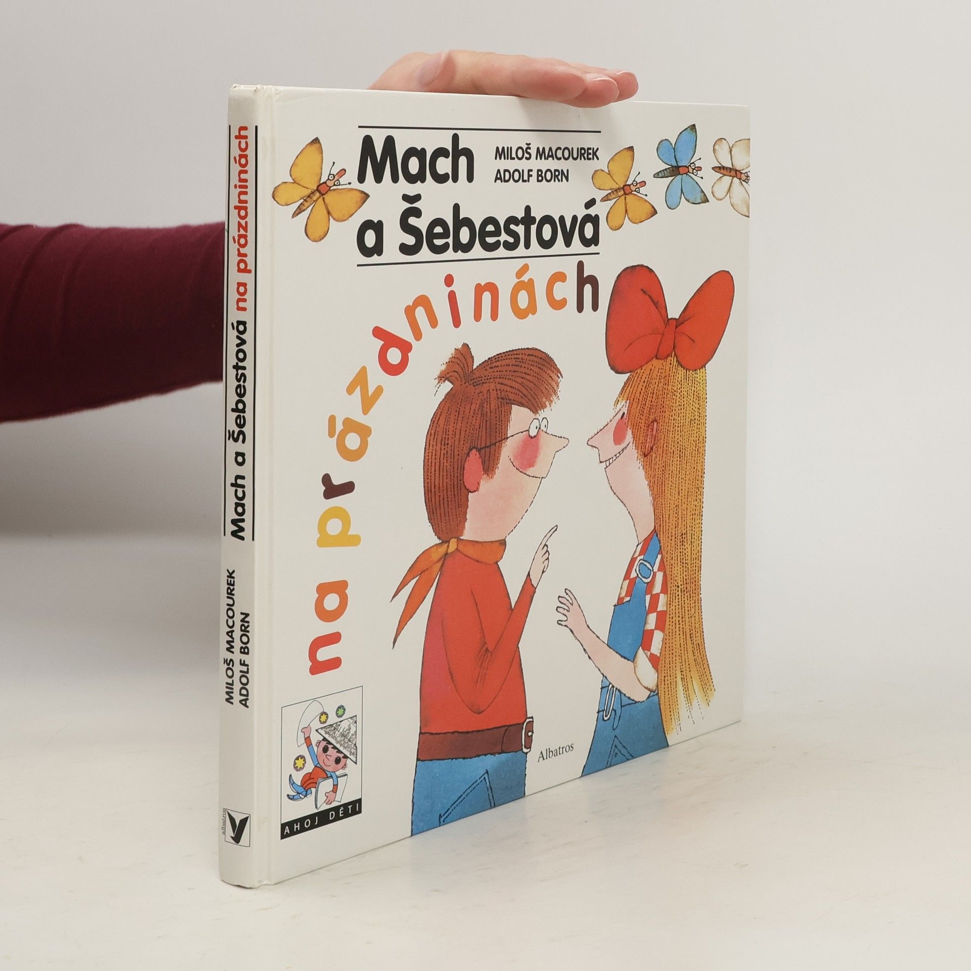 Miloš Macourek Mach a Šebestová na prázdninách