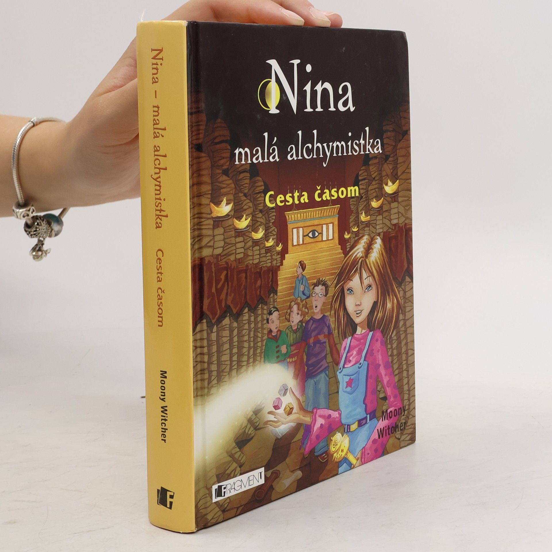 moony witcher Nina - malá alchymistka: Cesta časom