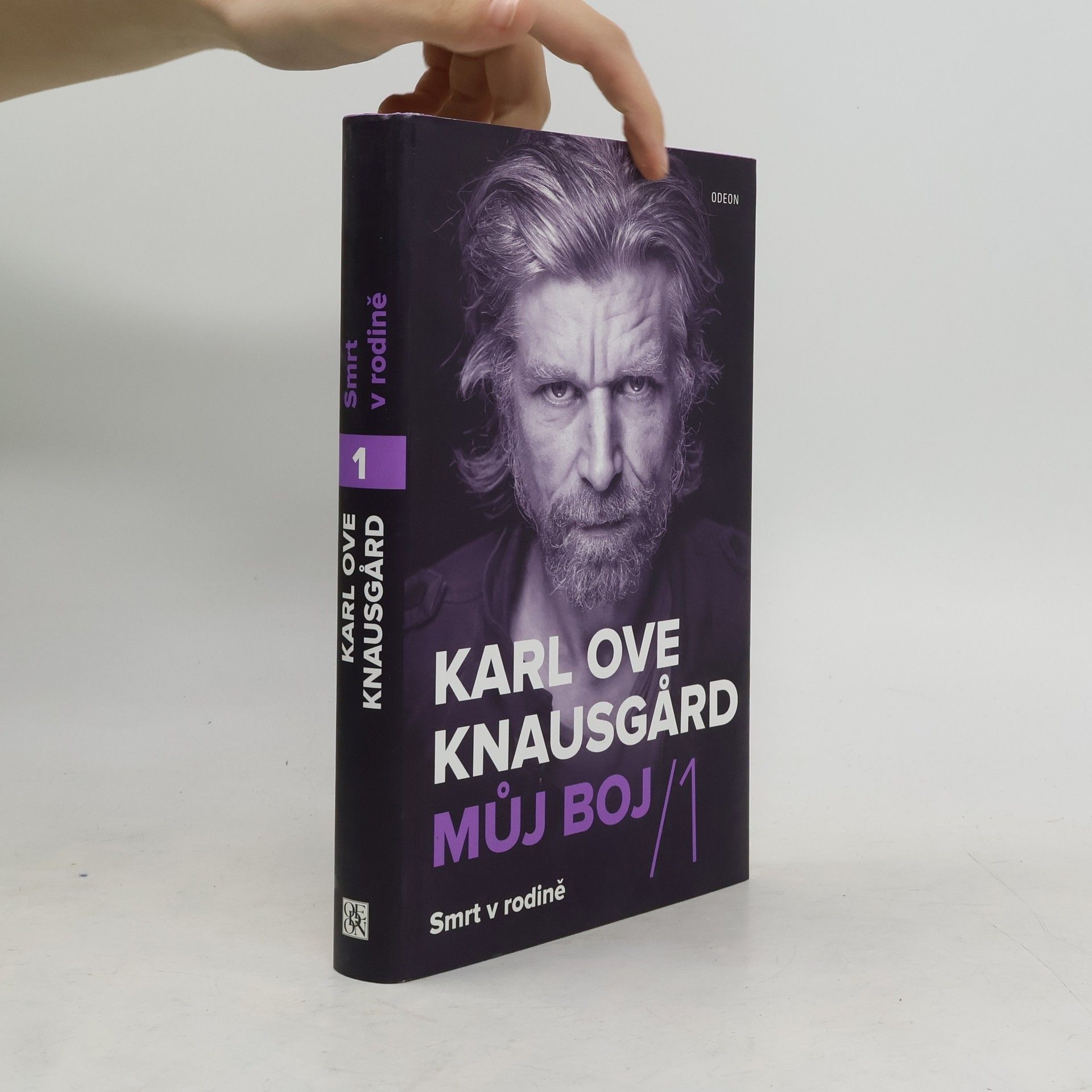Karl Ove Knausgård Můj boj. 1, Smrt v rodině