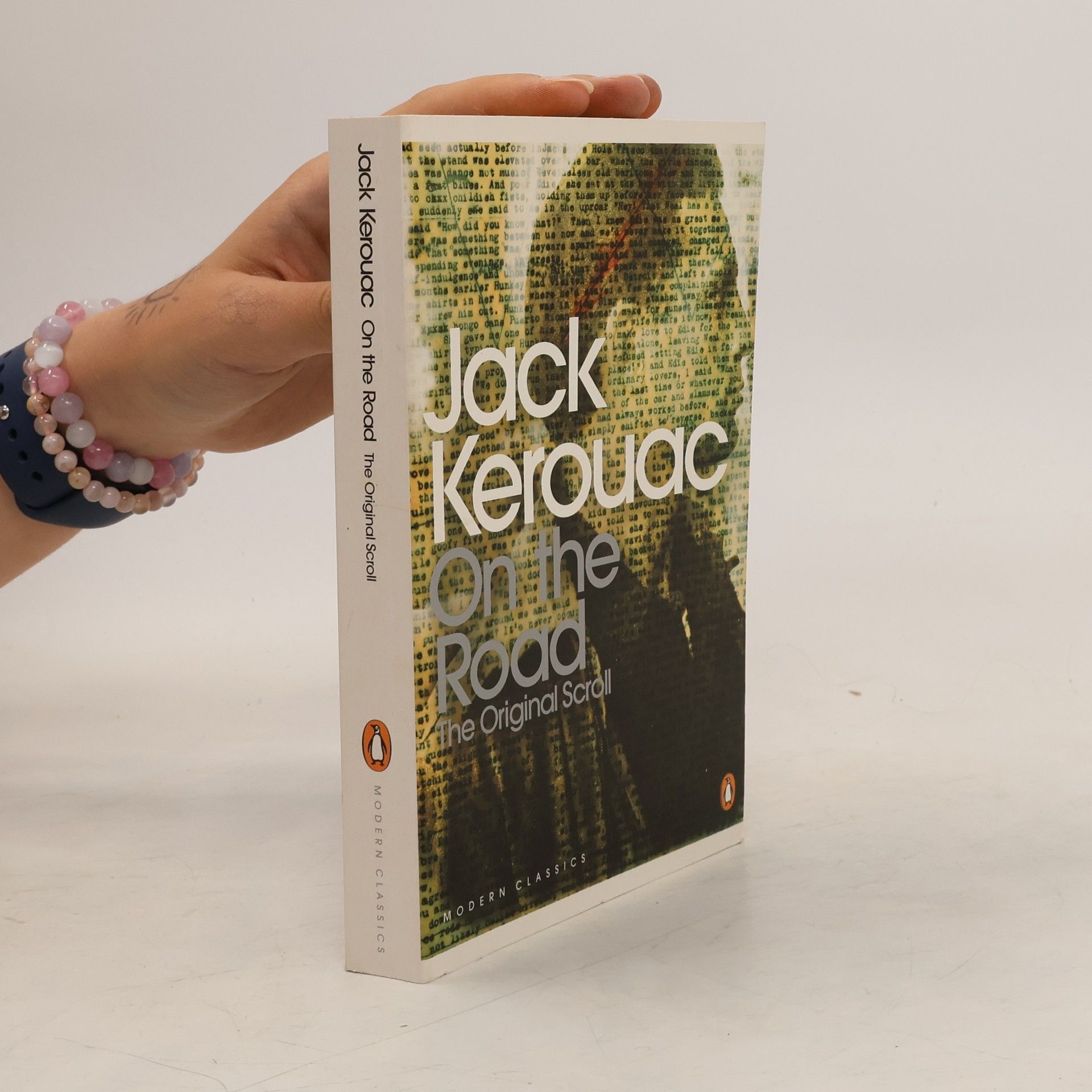 Jack Kerouac On the road : the original scroll