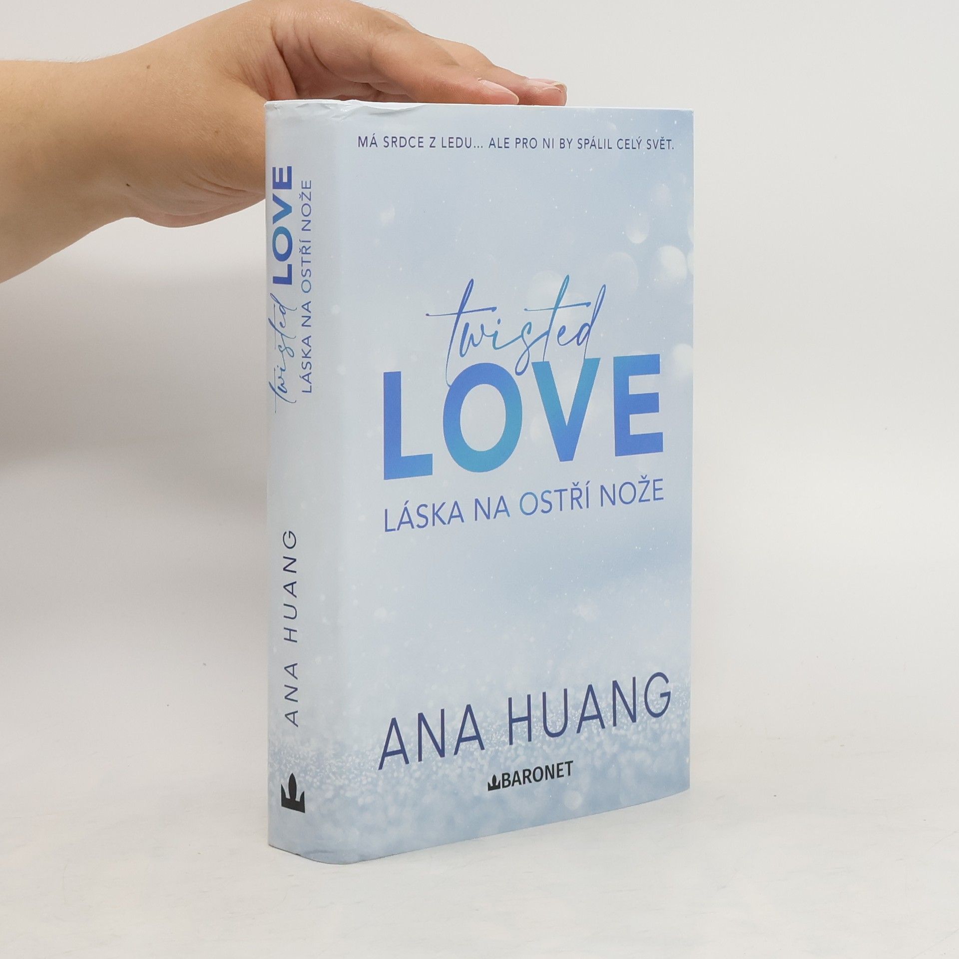 Ana Huang Twisted love. Láska na ostří nože