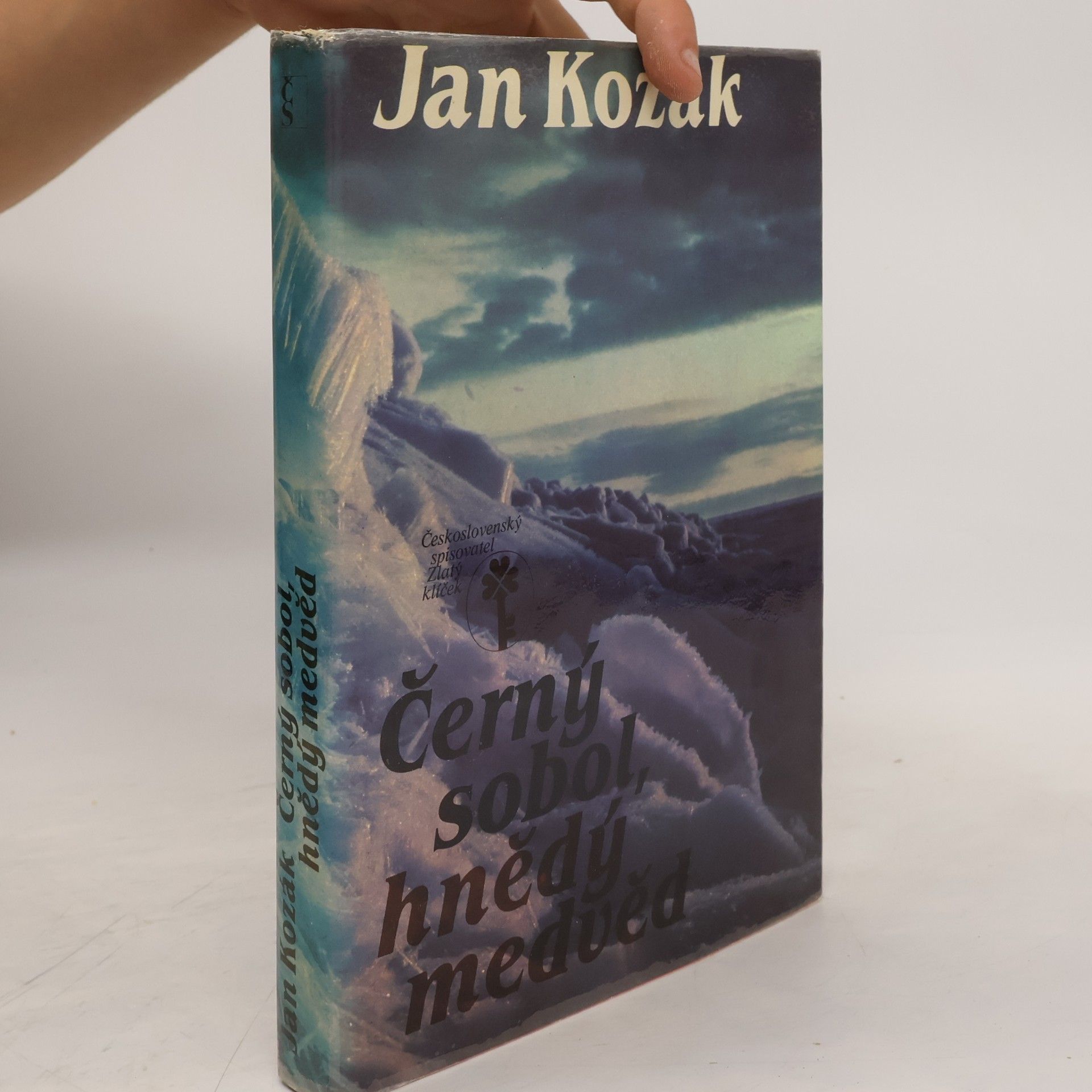 Jan A. Kozák Černý sobol, hnědý medvěd