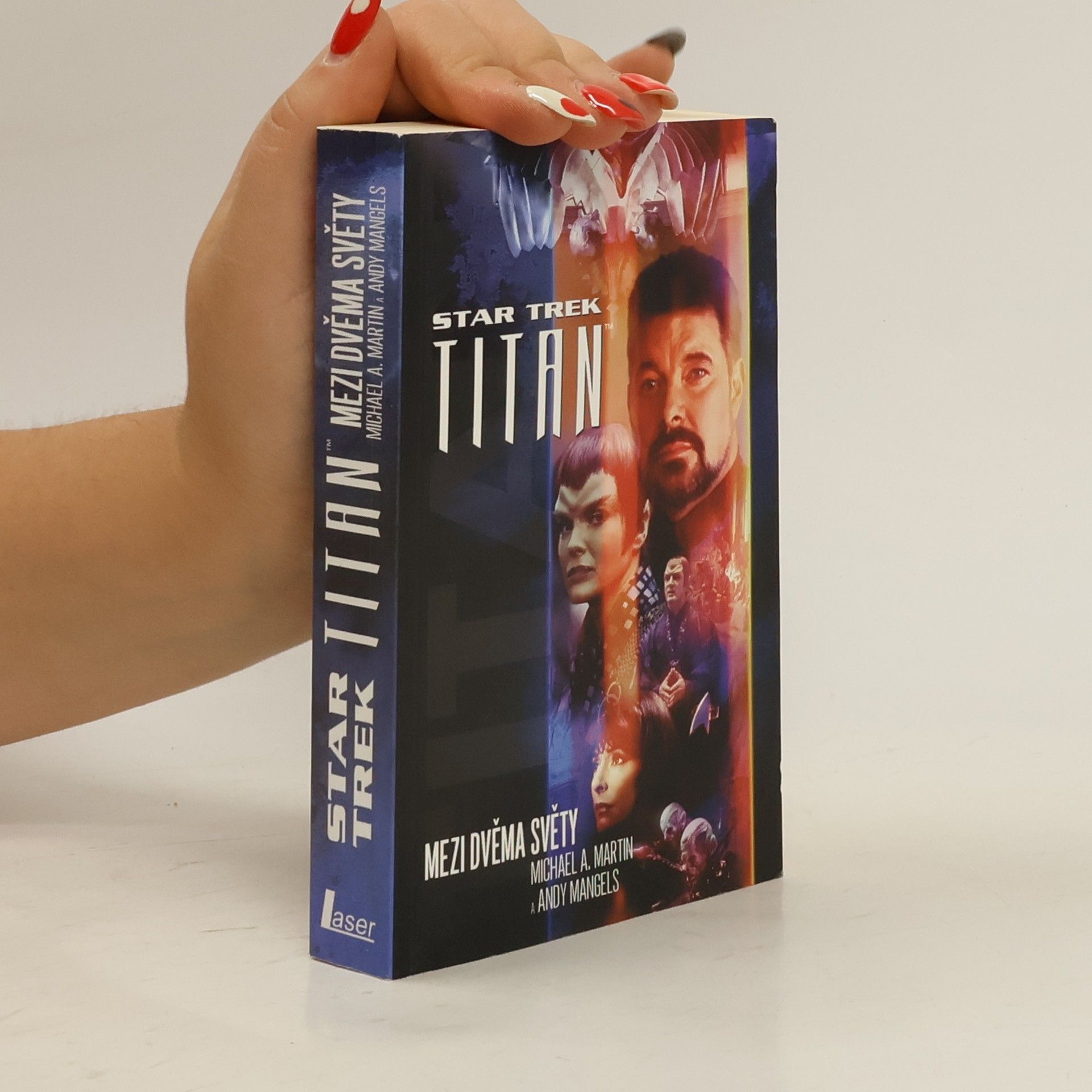Michael A. Martin Star trek: Mezi dvěma světy
