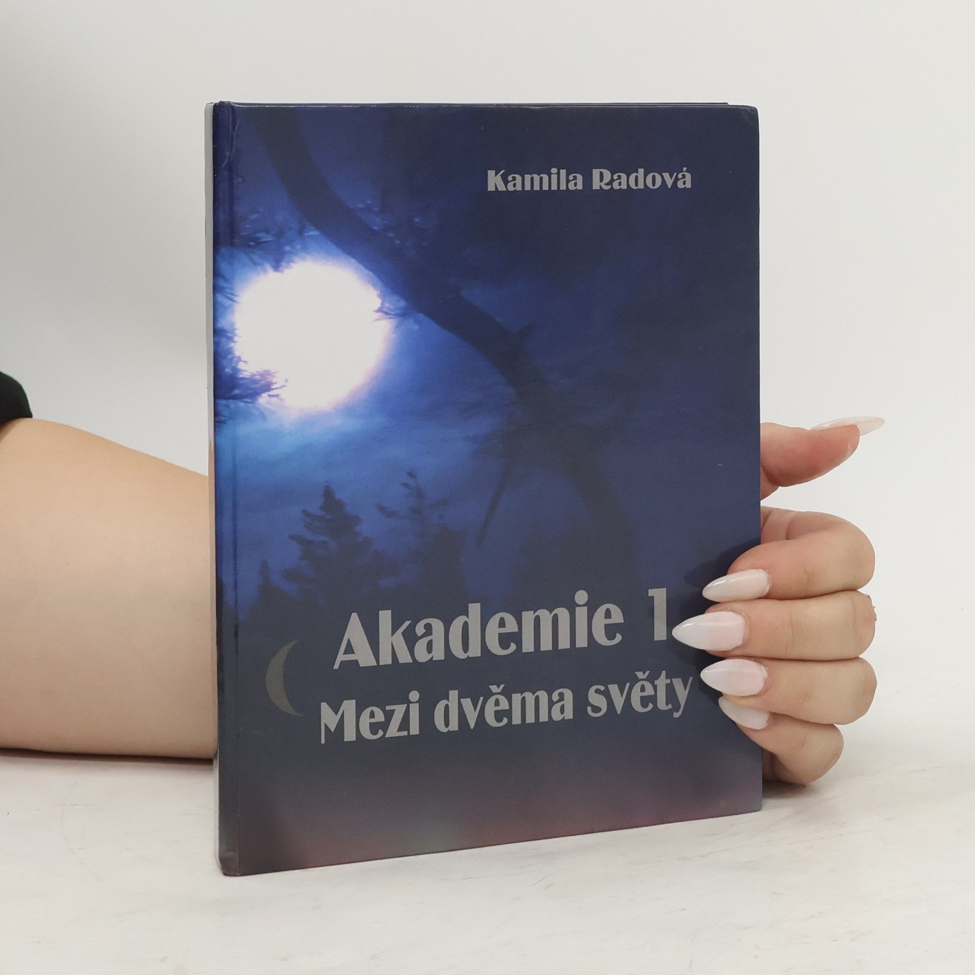 Kamila Radová Mezi dvěma světy