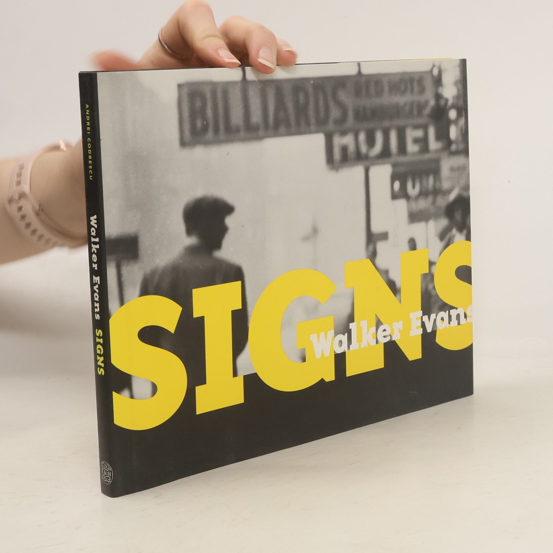 Walker Evans Signs
