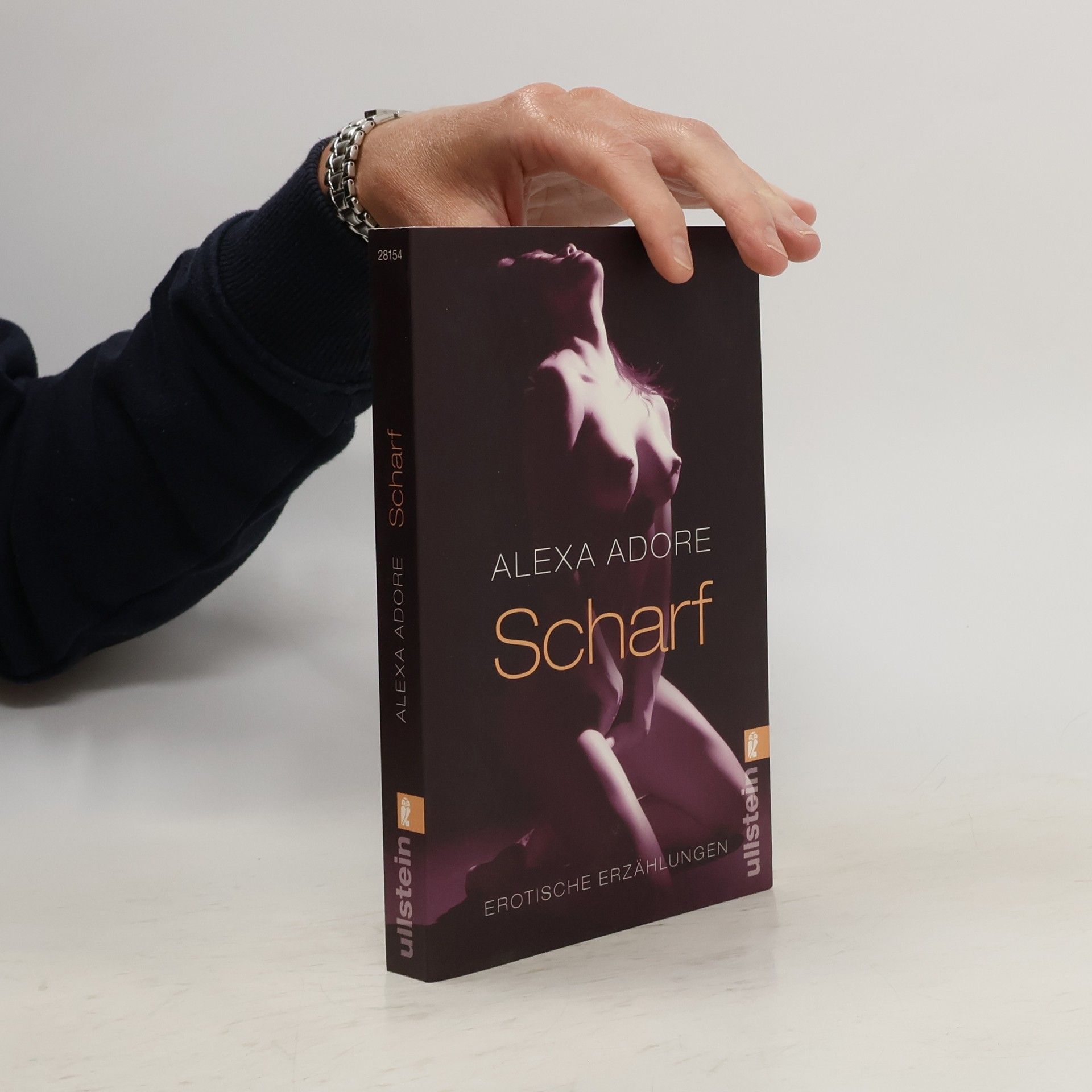 Alexa Adore Scharf