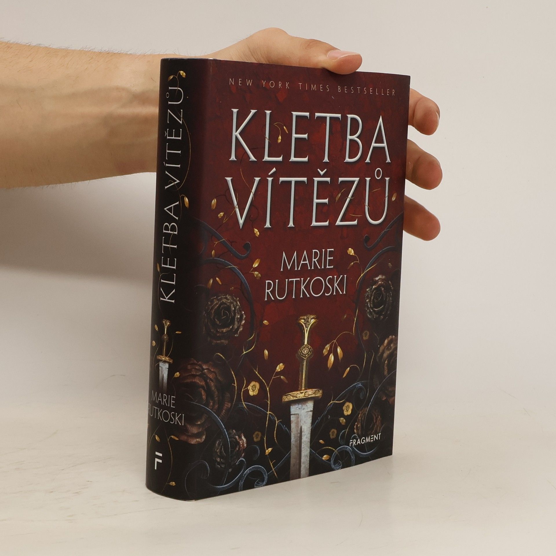 Marie Rutkoski Kletba vítězů