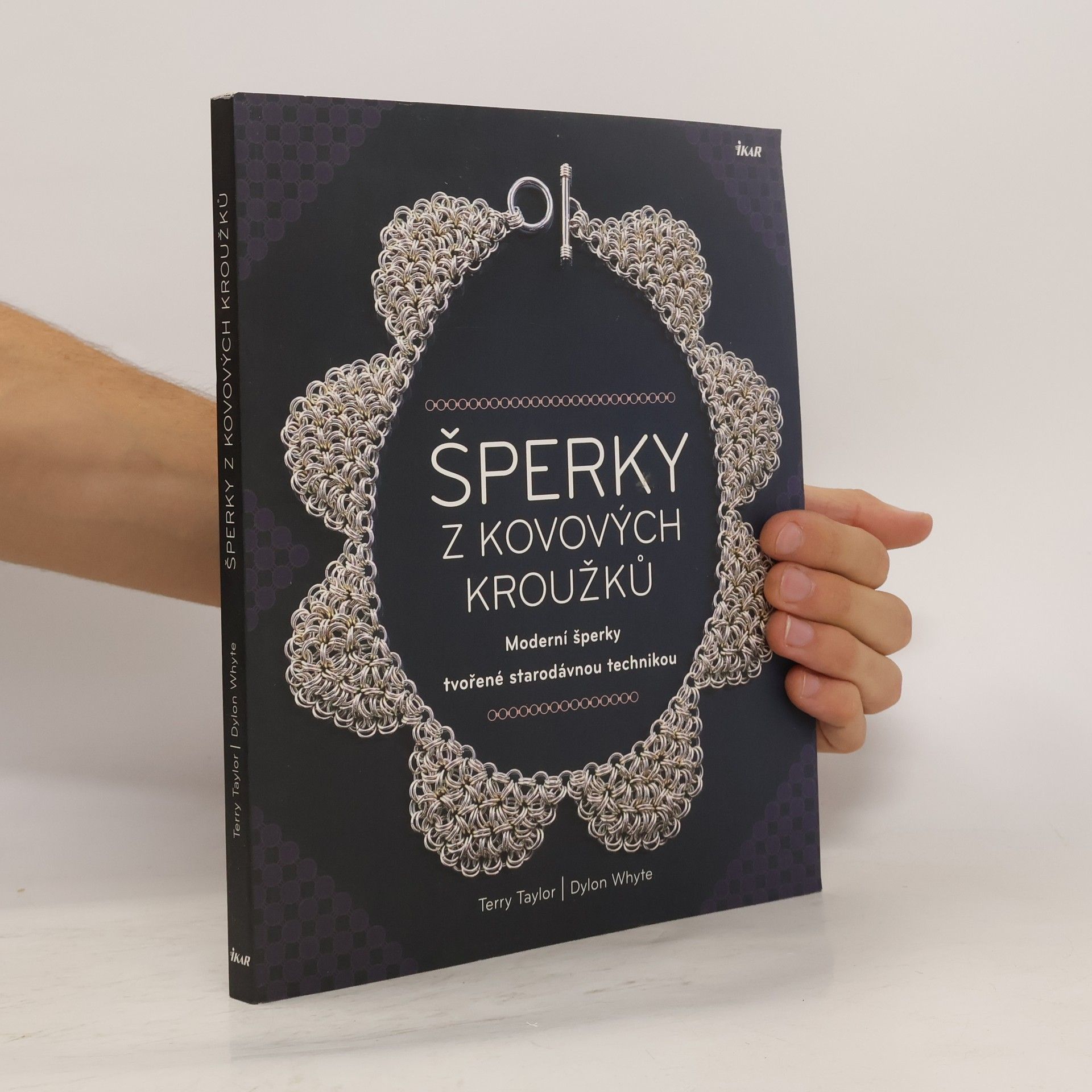 Terry Taylor Šperky z kovových kroužků