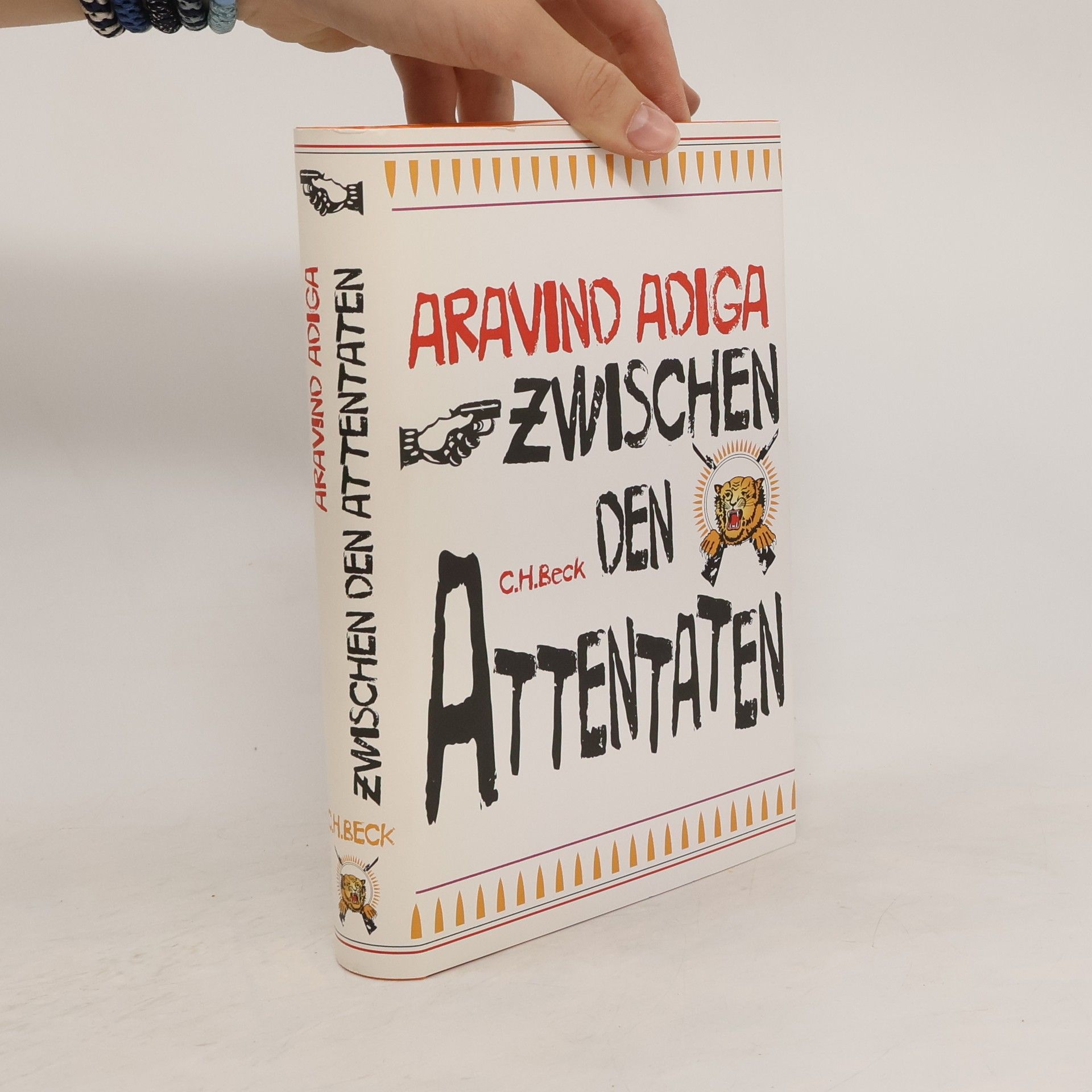 Aravind Adiga Zwischen den Attentaten