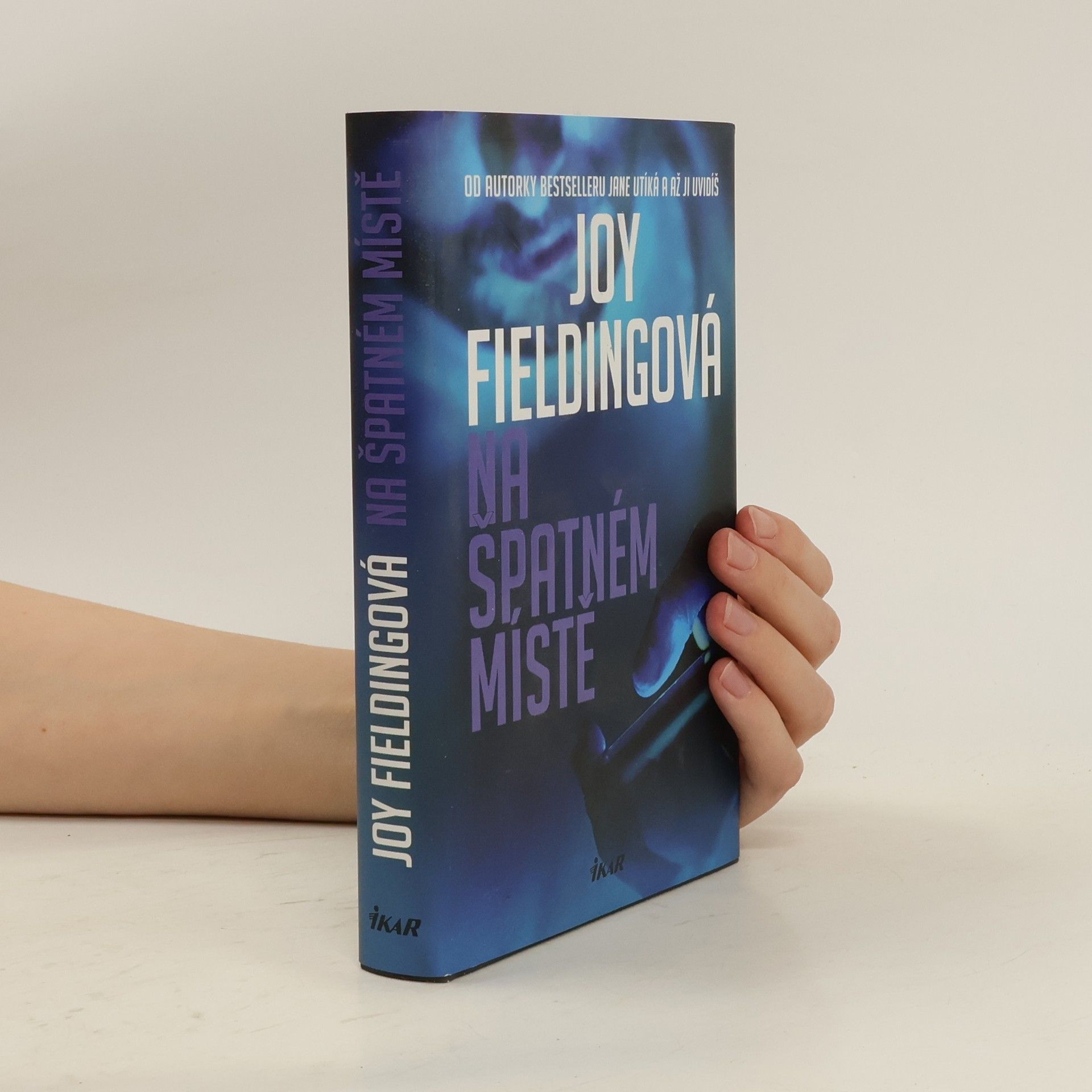 Joy Fielding Na špatném místě