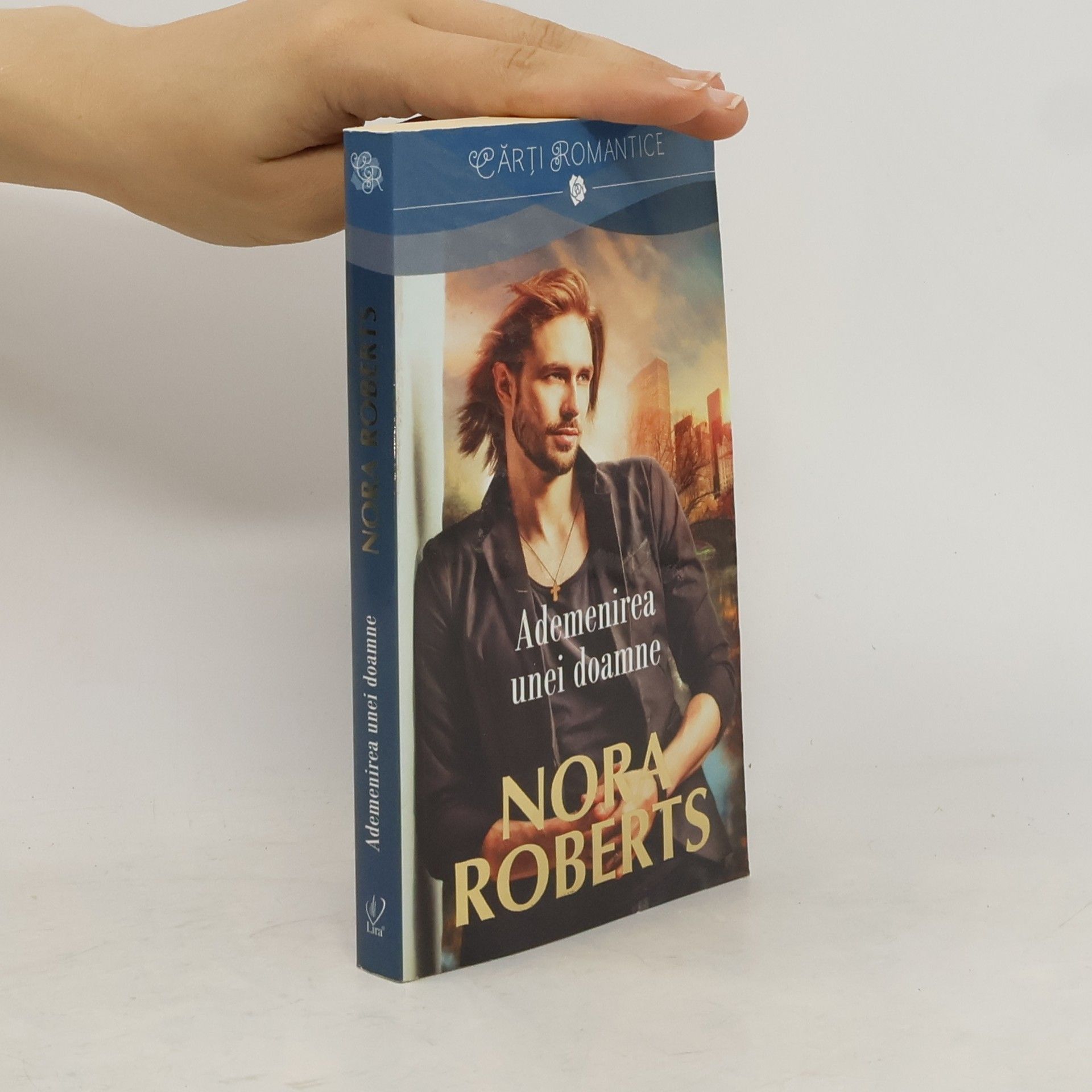 Nora Roberts Ademenirea unei doamne