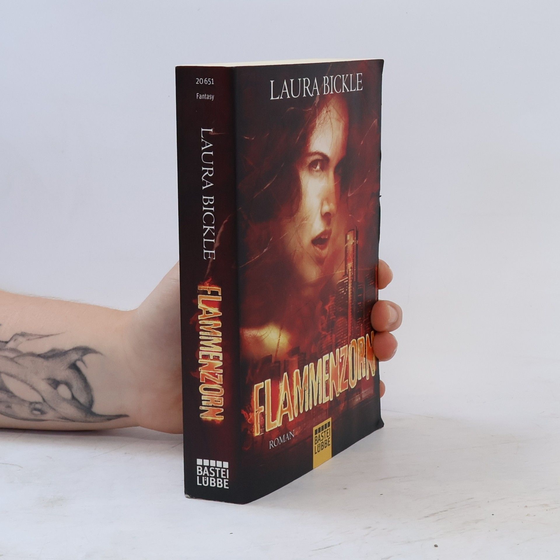 Laura Bickle Flammenzorn