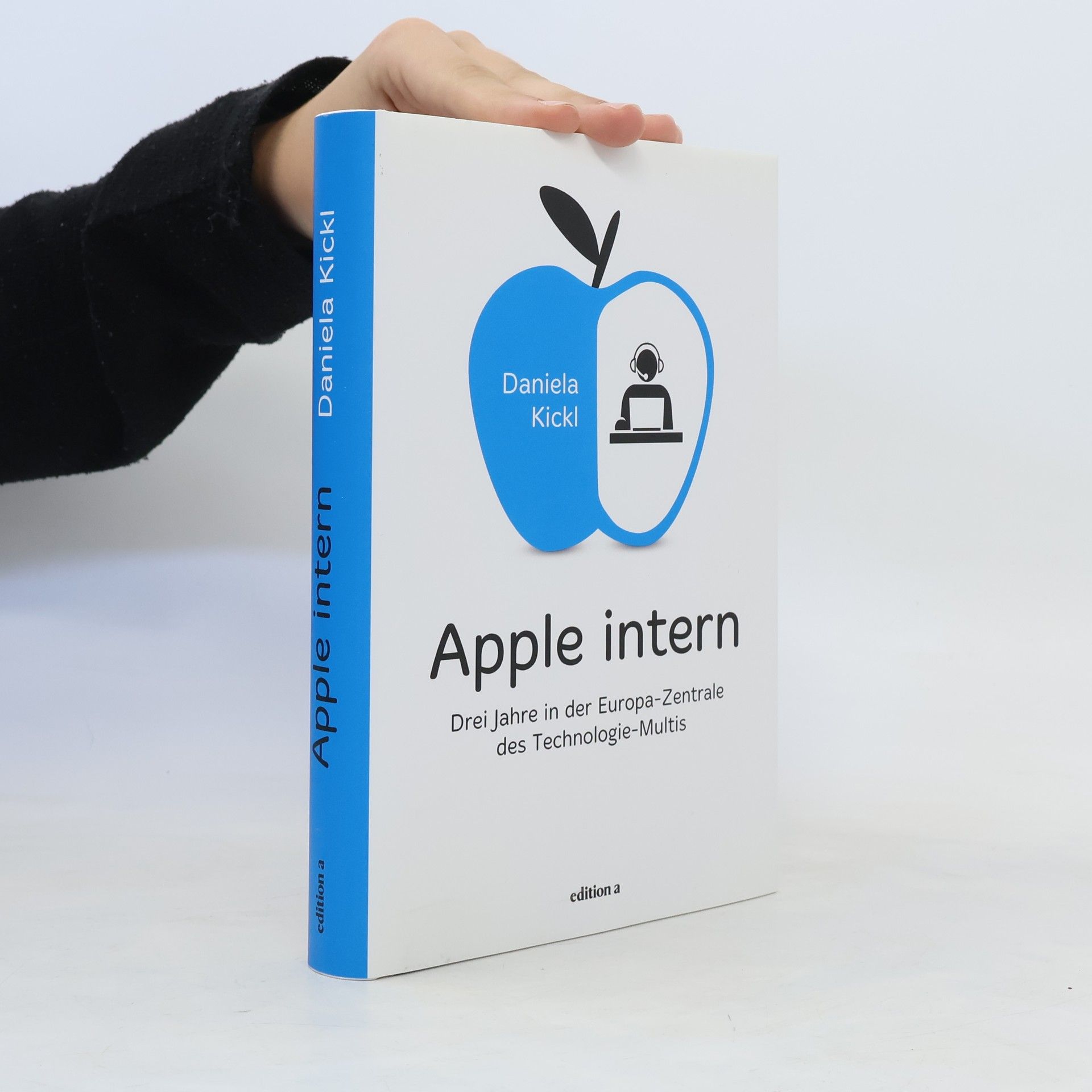 Daniela Kickl Apple Intern