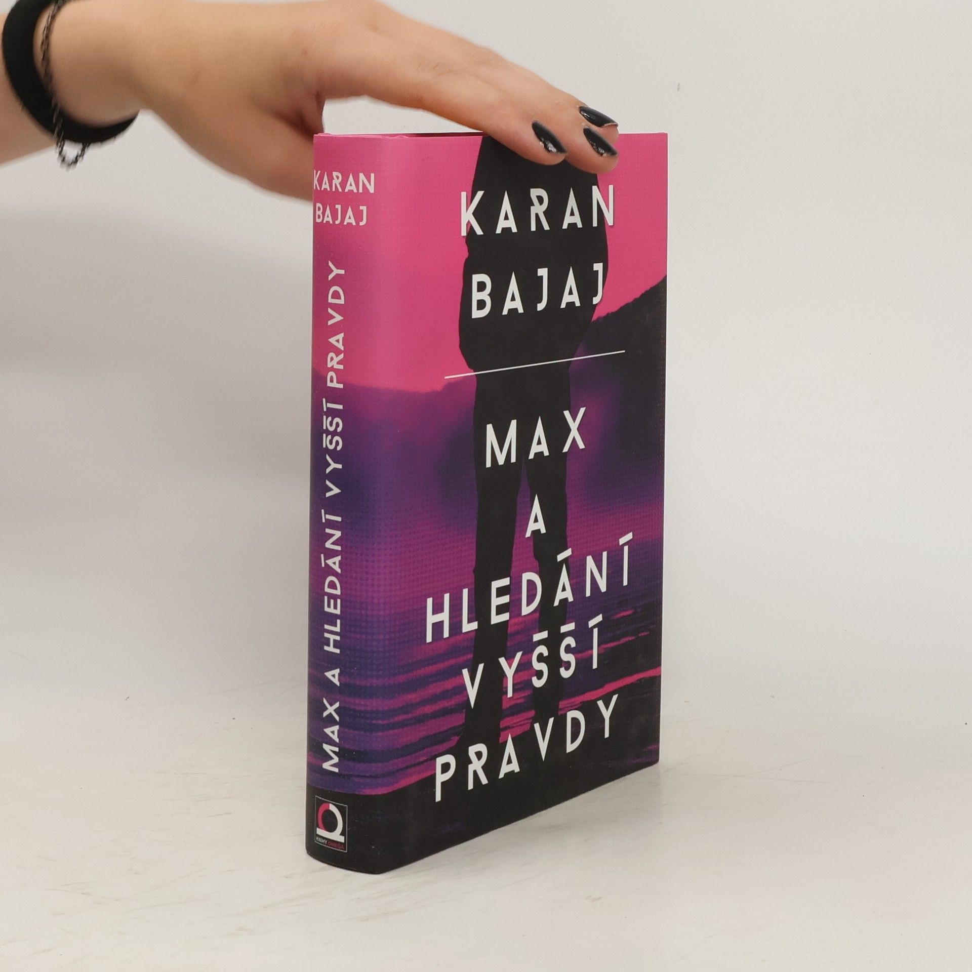 Karan Bajaj Max a hledání vyšší pravdy