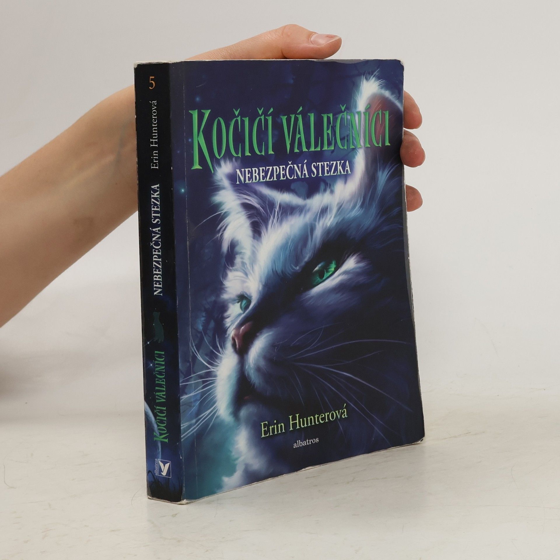 Erin Hunter Nebezpečná stezka. Kočičí válečníci
