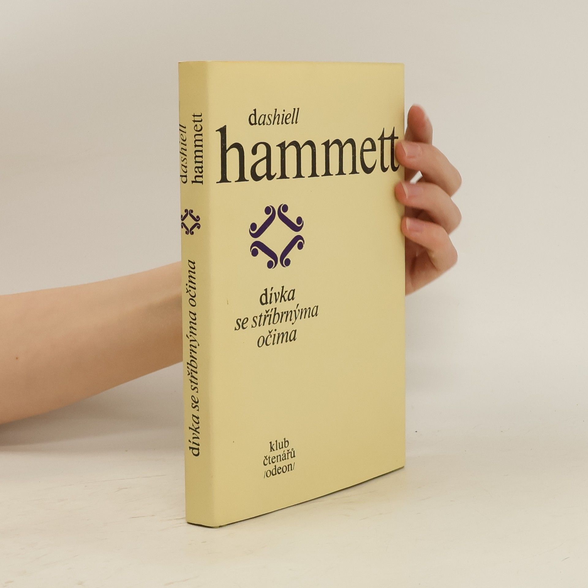 Dashiell Hammett Dívka se stříbrnýma očima