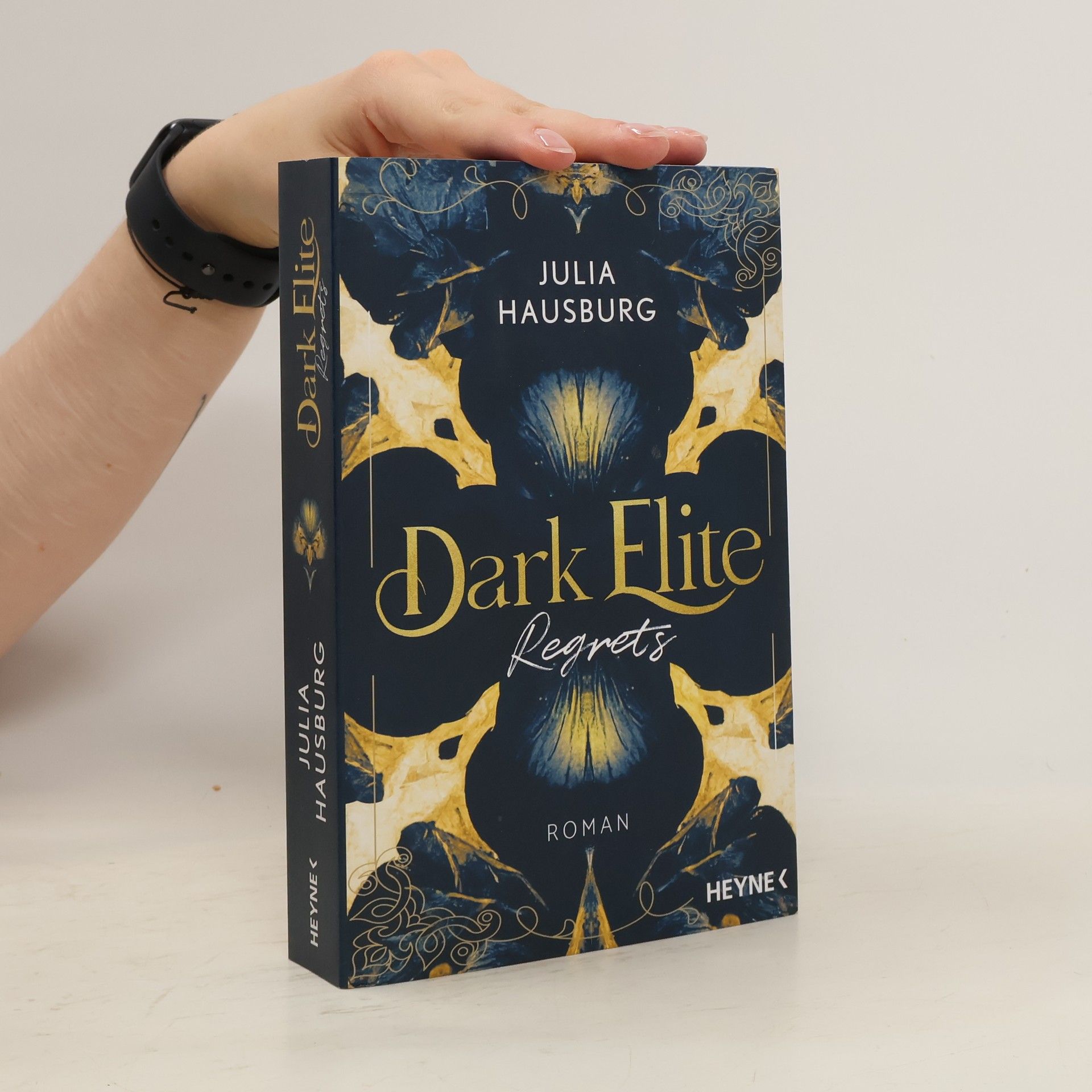 Julia Hausburg Dark Elite. Regrets