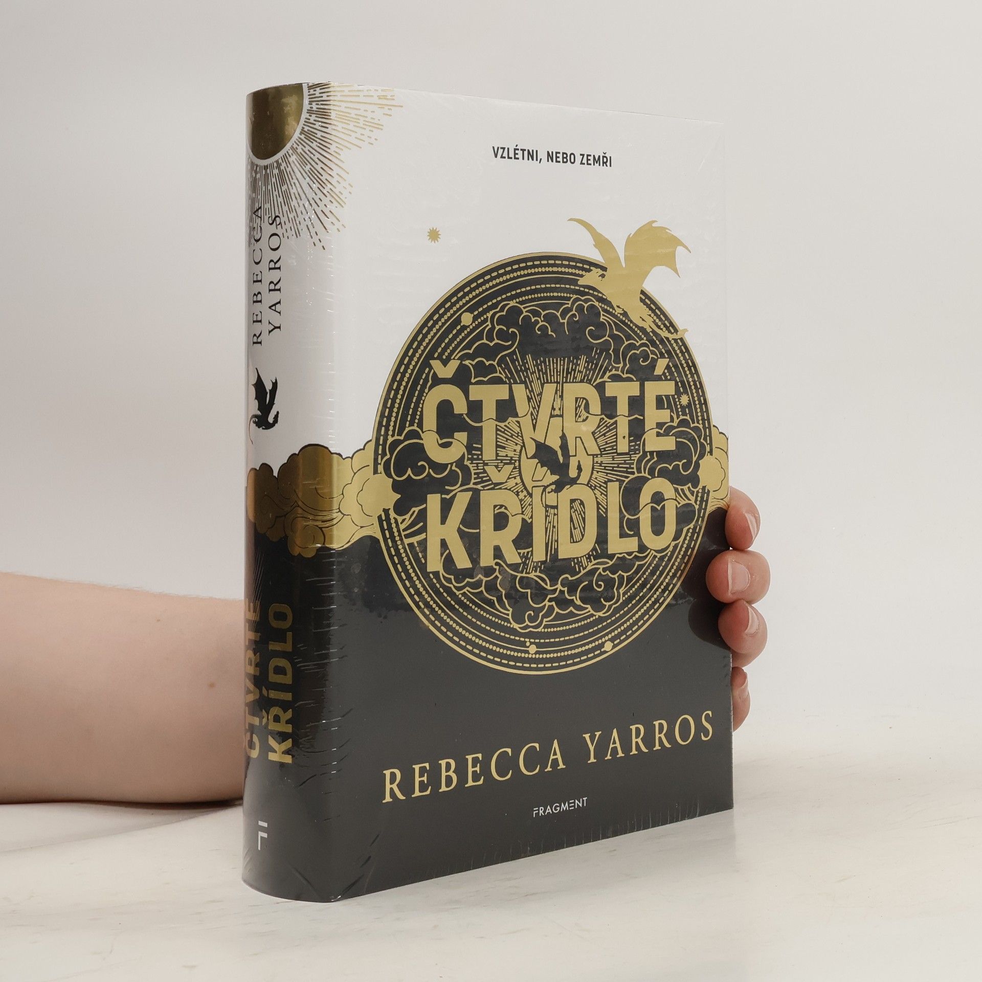 Rebecca Yarros Čtvrté křídlo