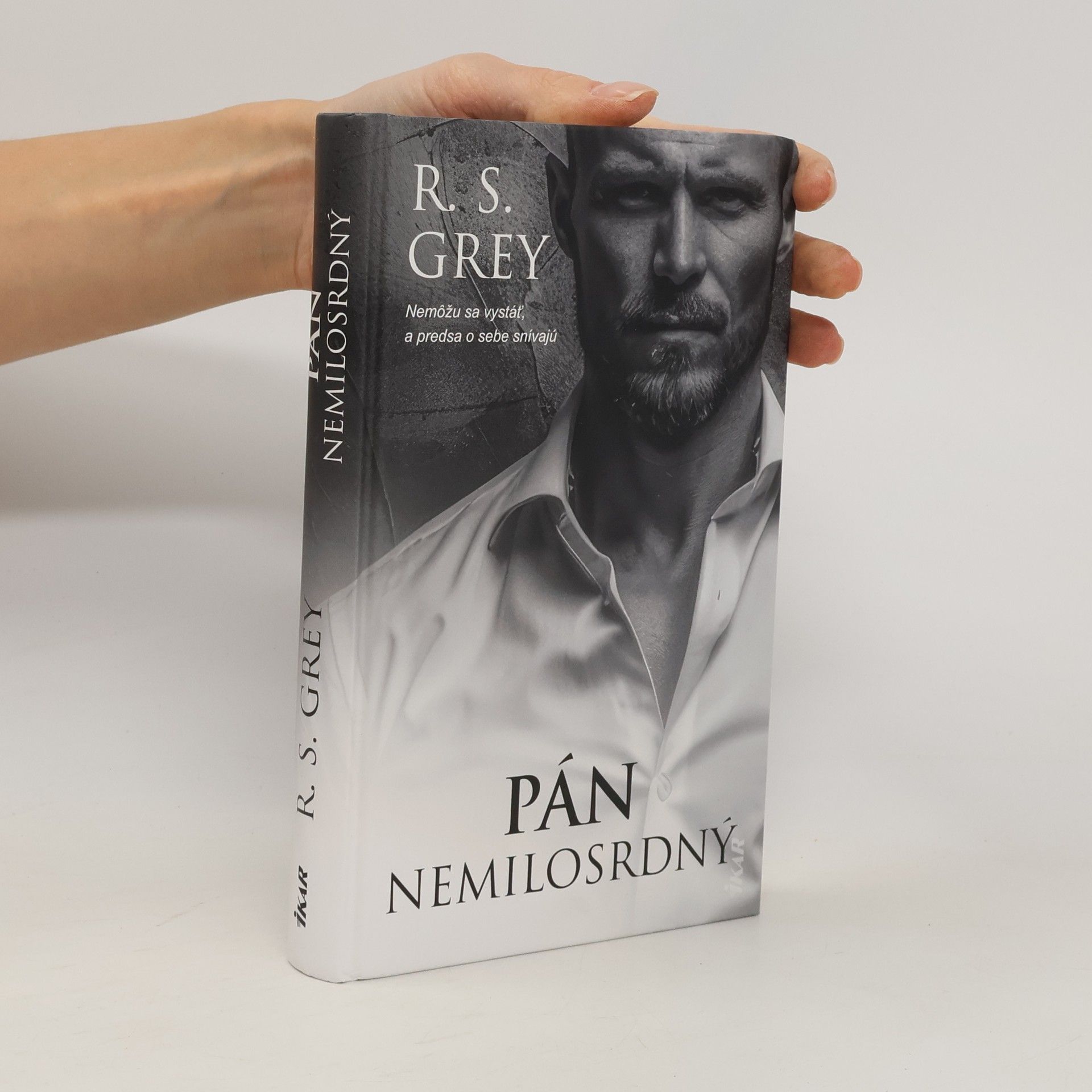 R. S. Grey Pán Nemilosrdný