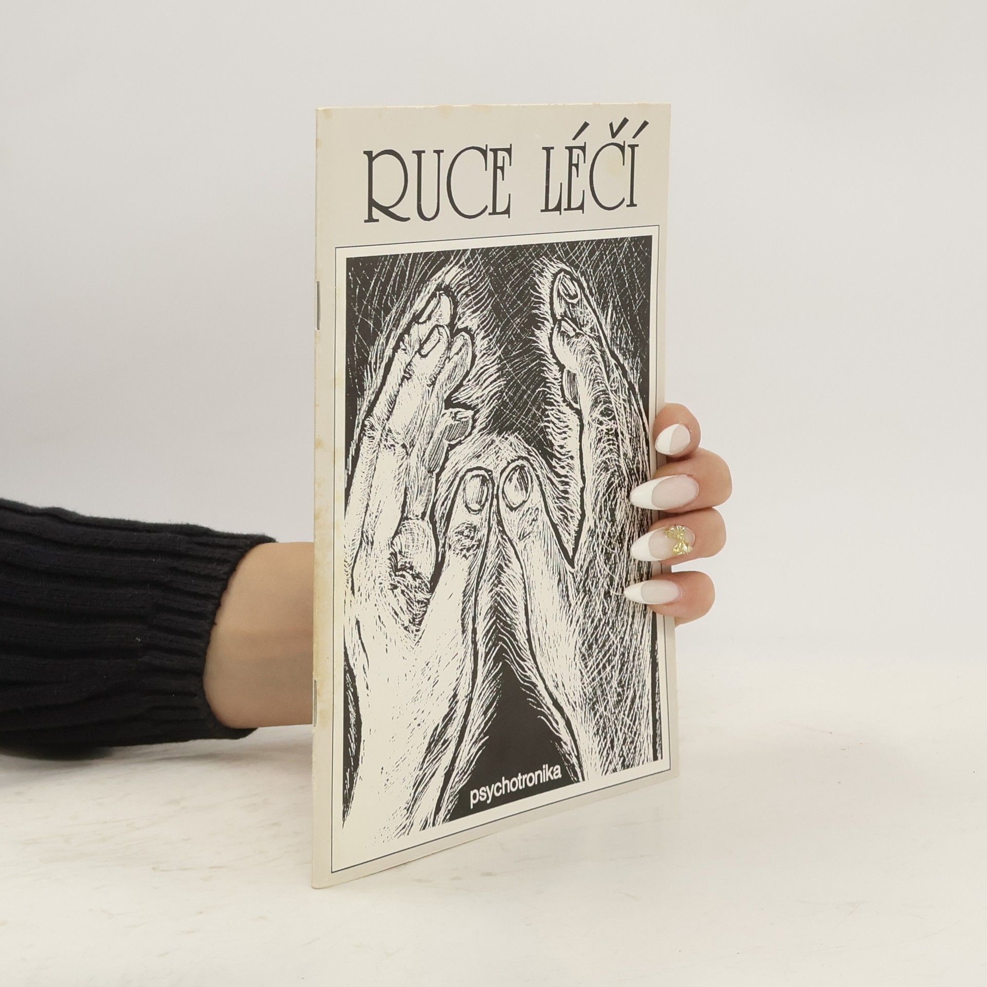 Věra Volná Ruce léčí