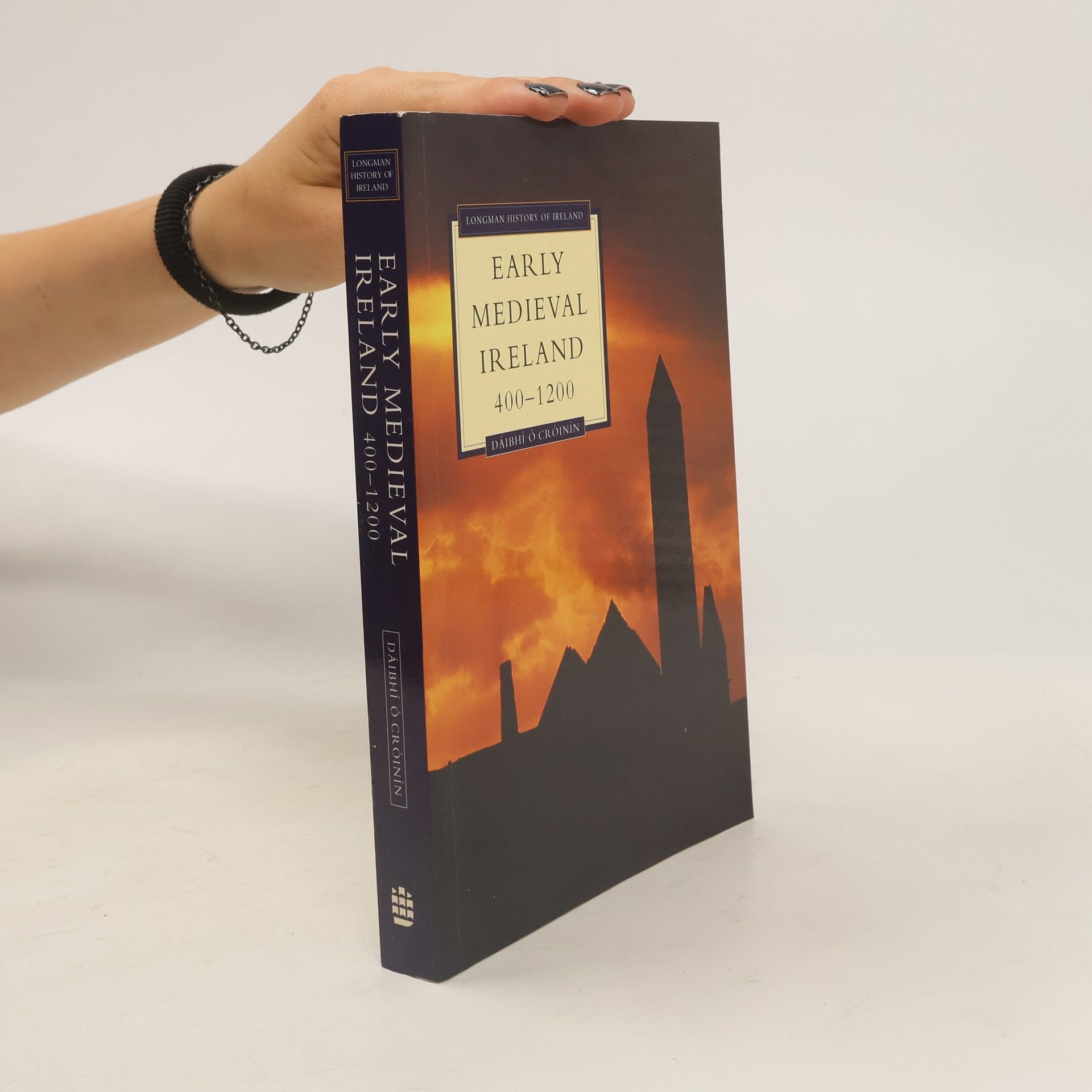 Dáibhí Ó Cróinín Early medieval Ireland, 400-1200