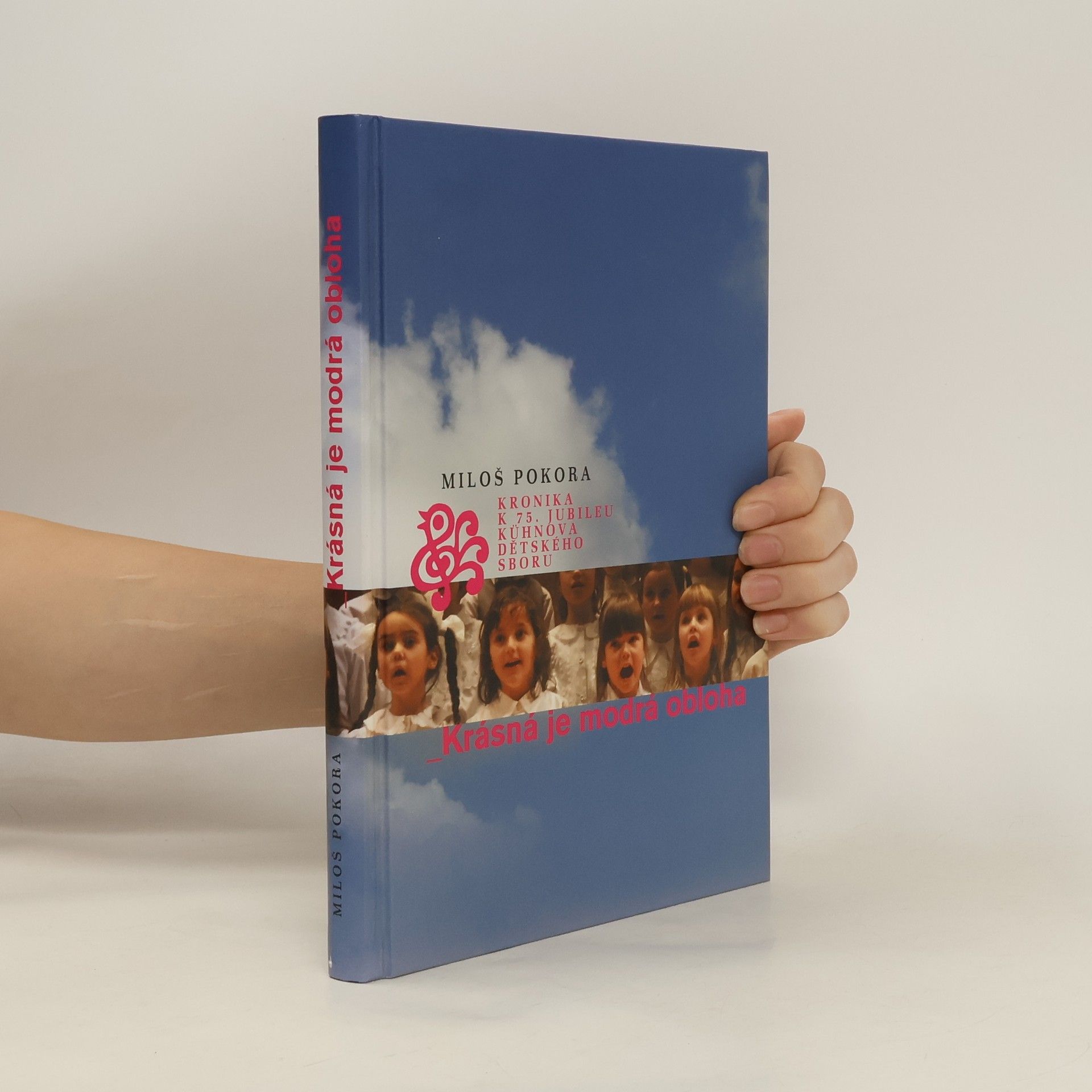 Krásná je modrá obloha