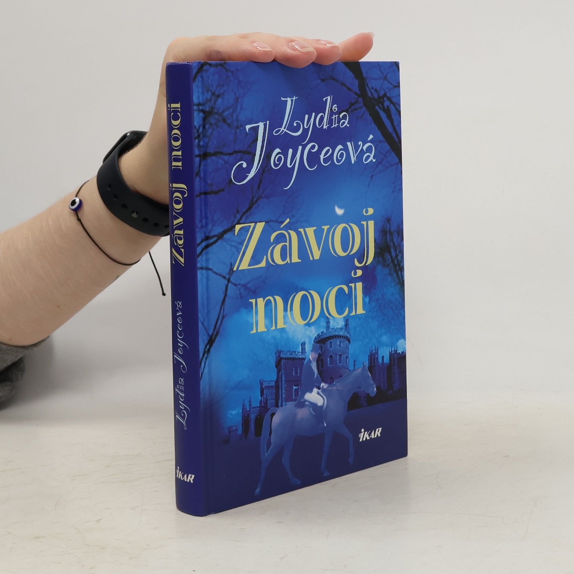 Lydia Joyce Závoj noci