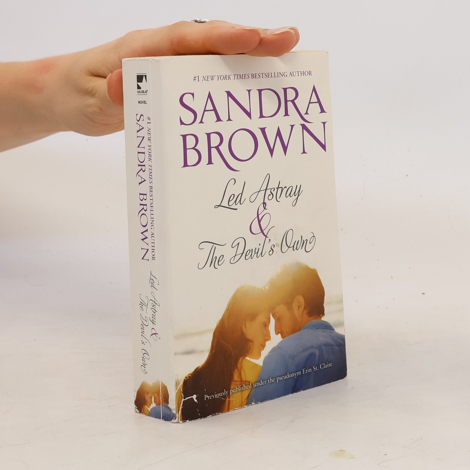 Sandra Brown Led Astray / The Devil's Own