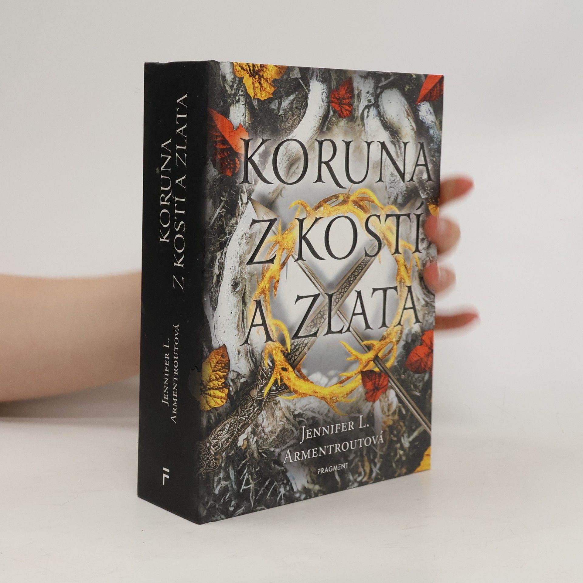 Jennifer Armentrout Koruna z kostí a zlata