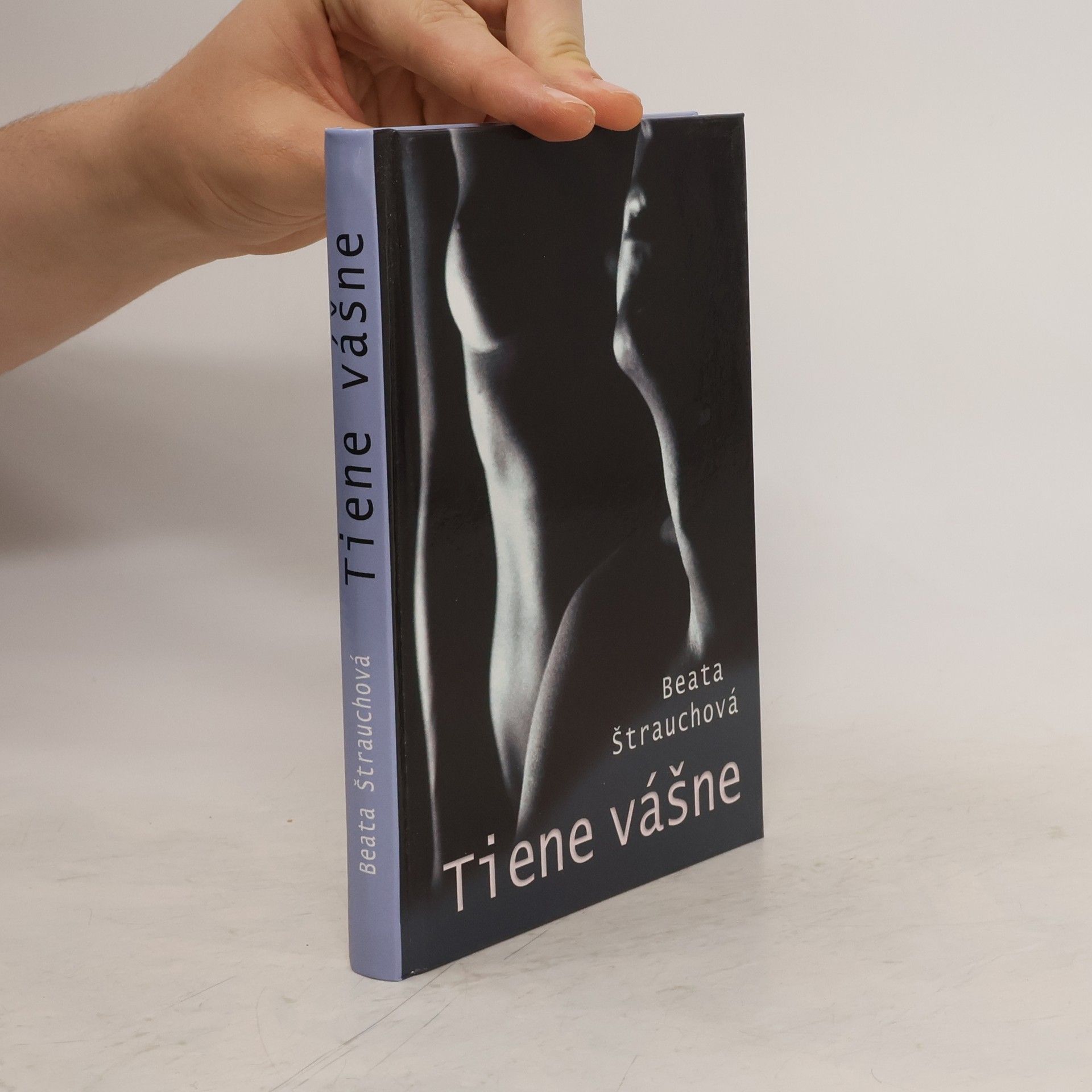 Beata Štrauchová Tiene vášne